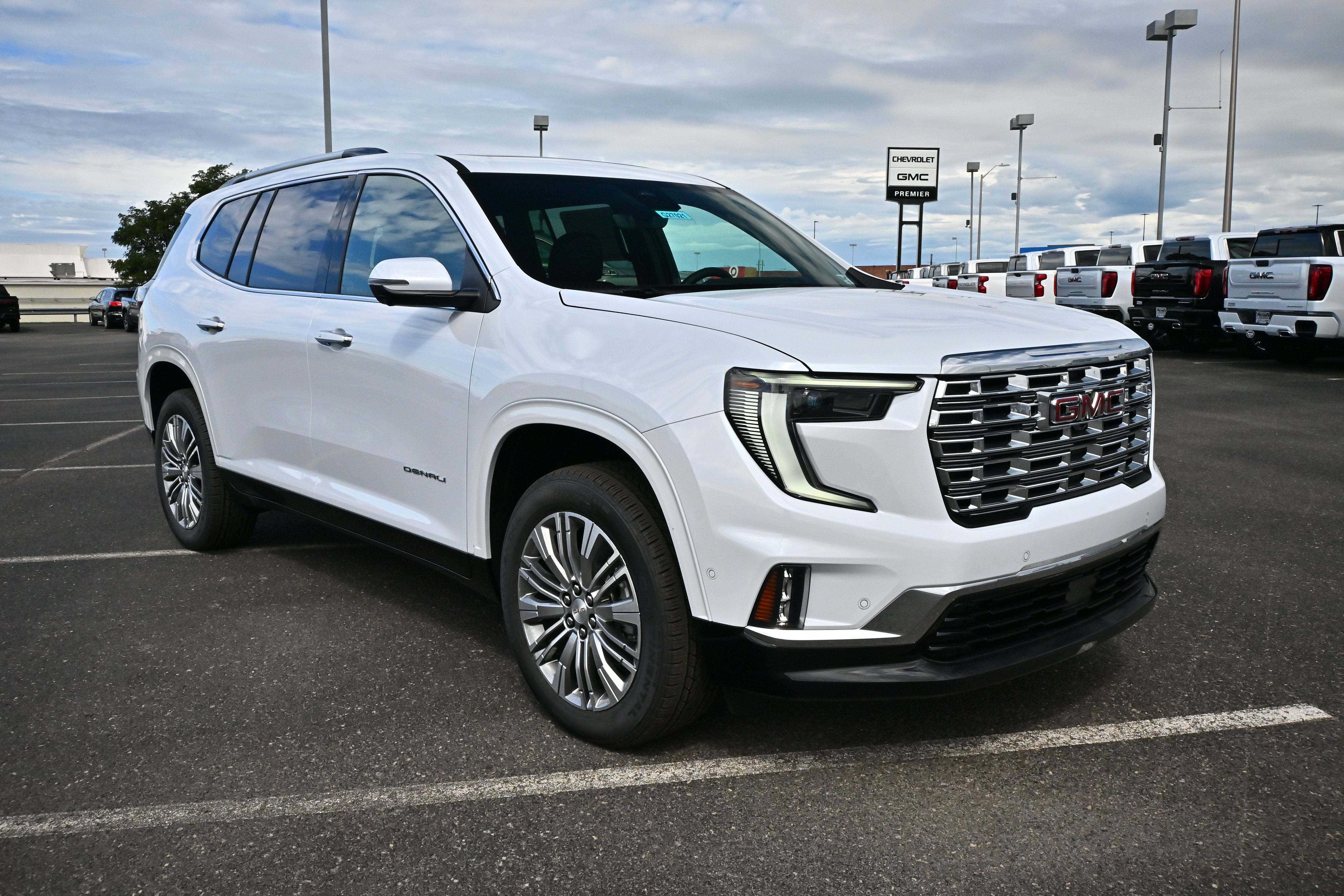 2027 GMC Acadia Denali