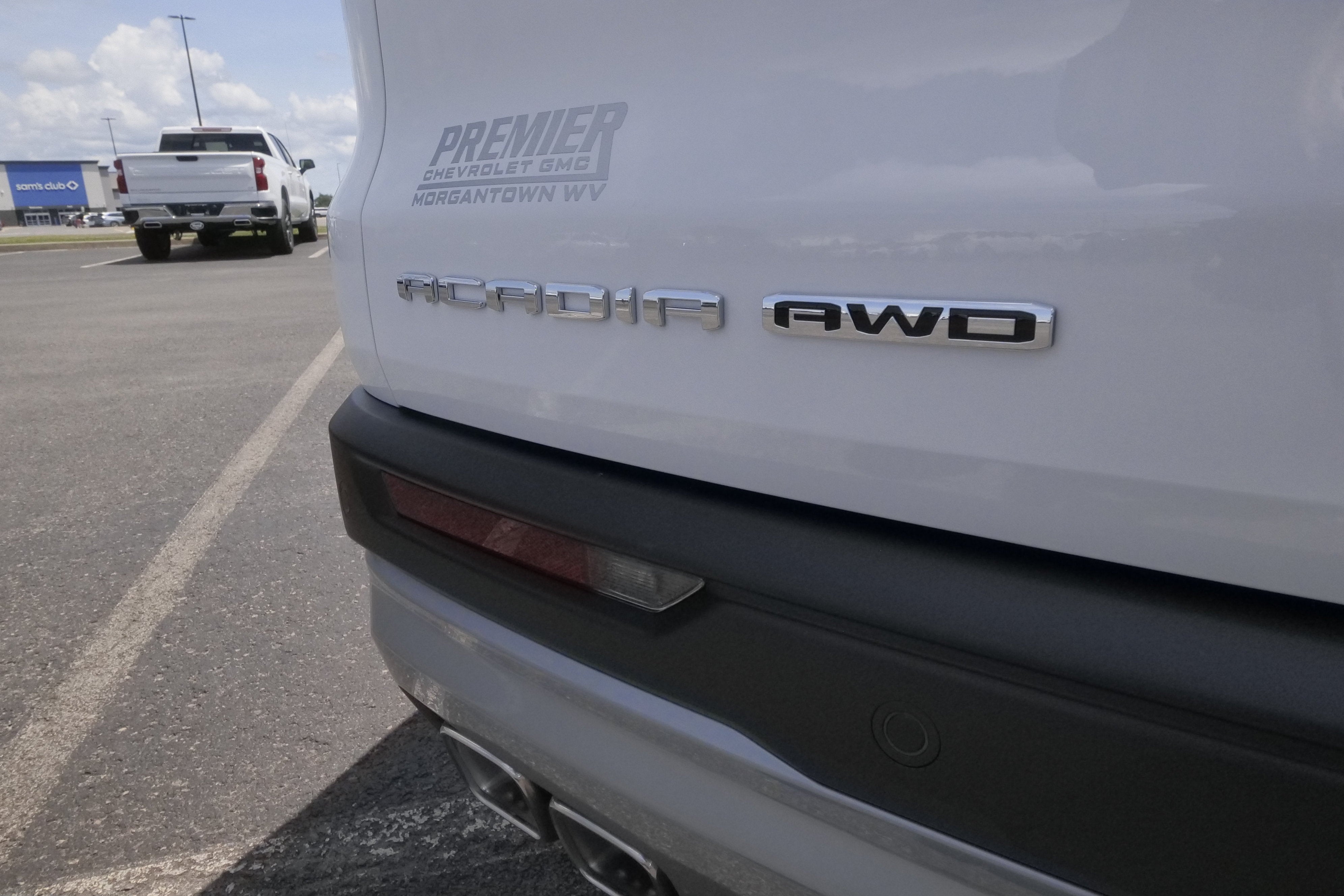 2026 GMC Acadia Elevation