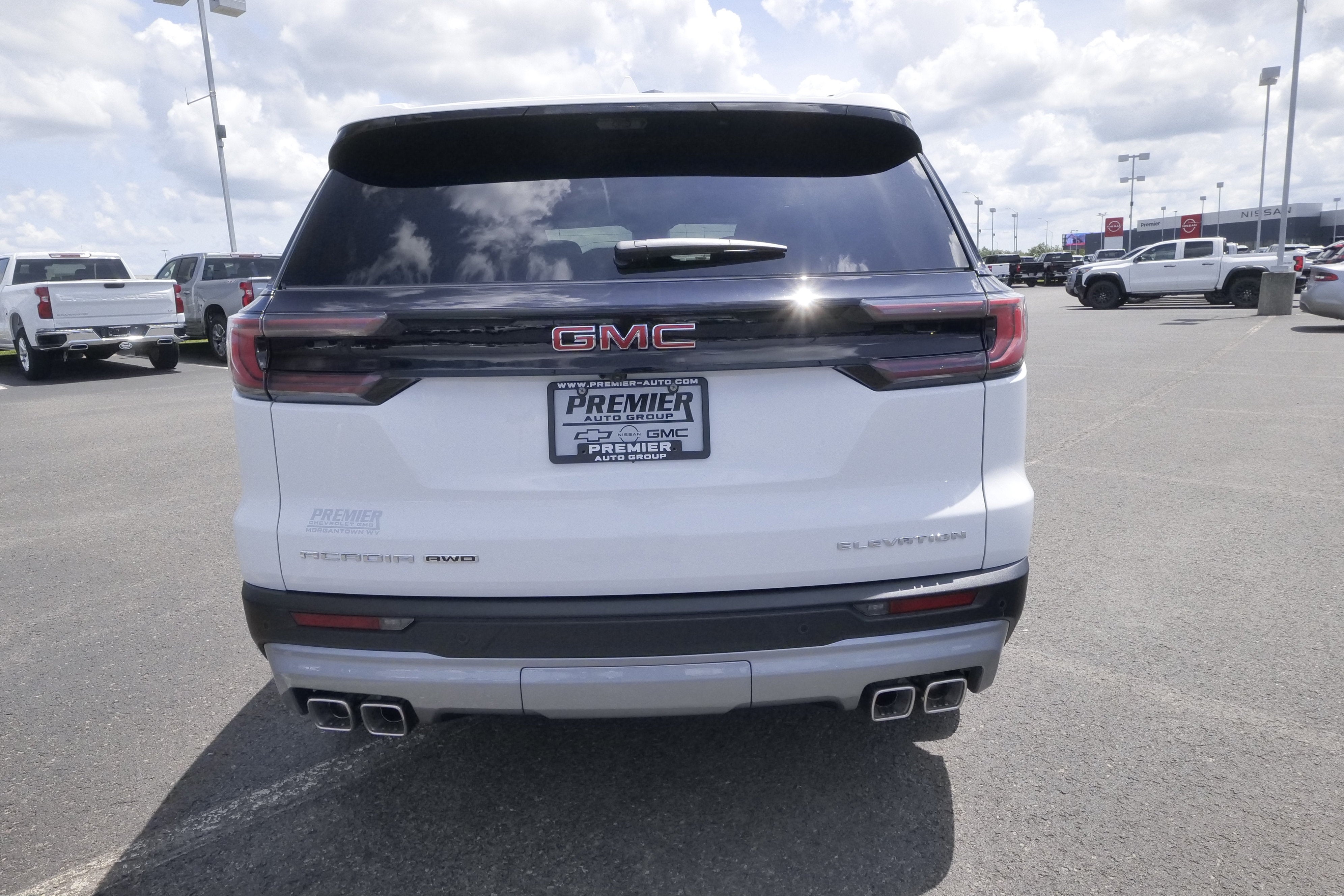2026 GMC Acadia Elevation