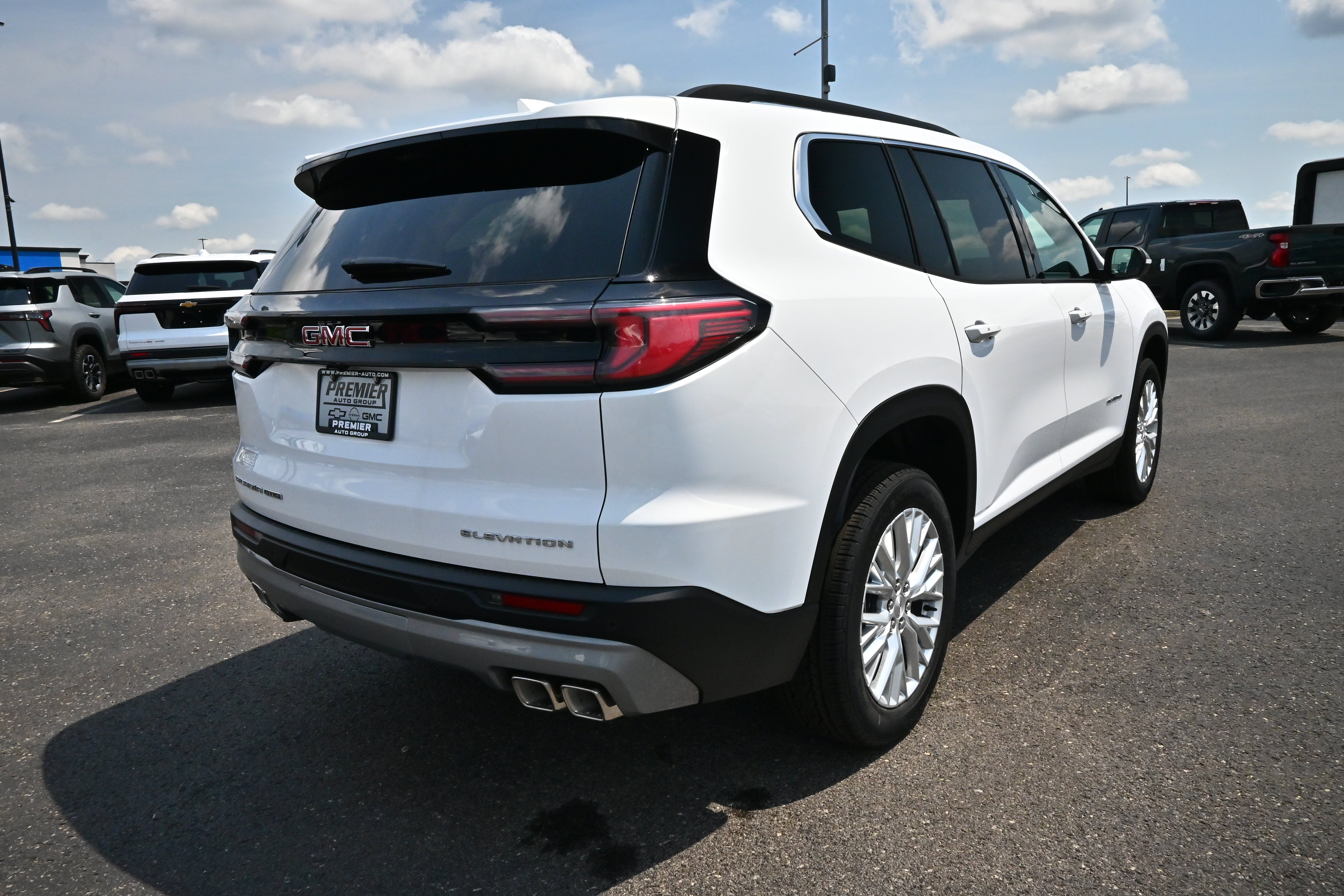 2026 GMC Acadia Elevation