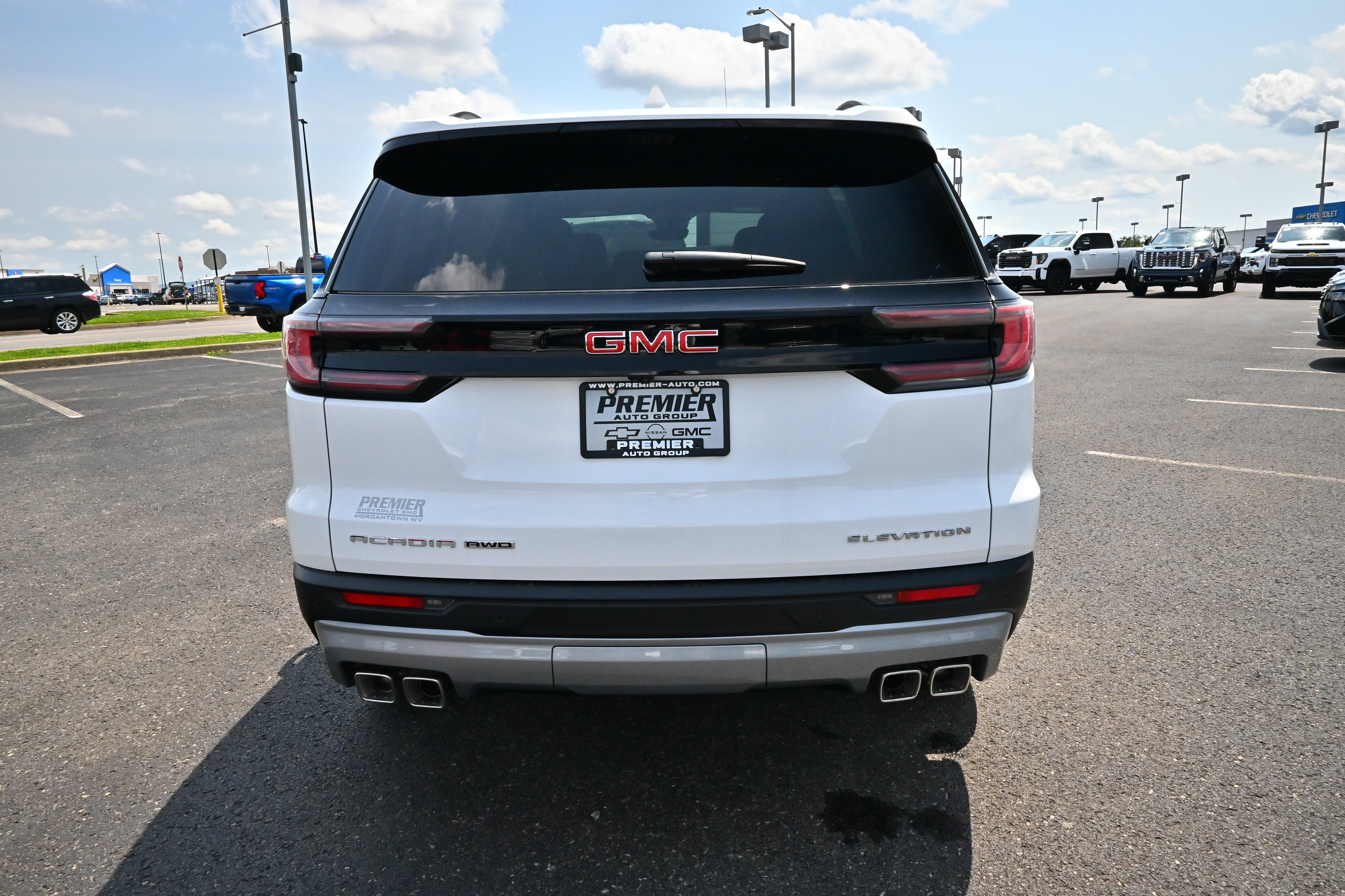 2026 GMC Acadia Elevation