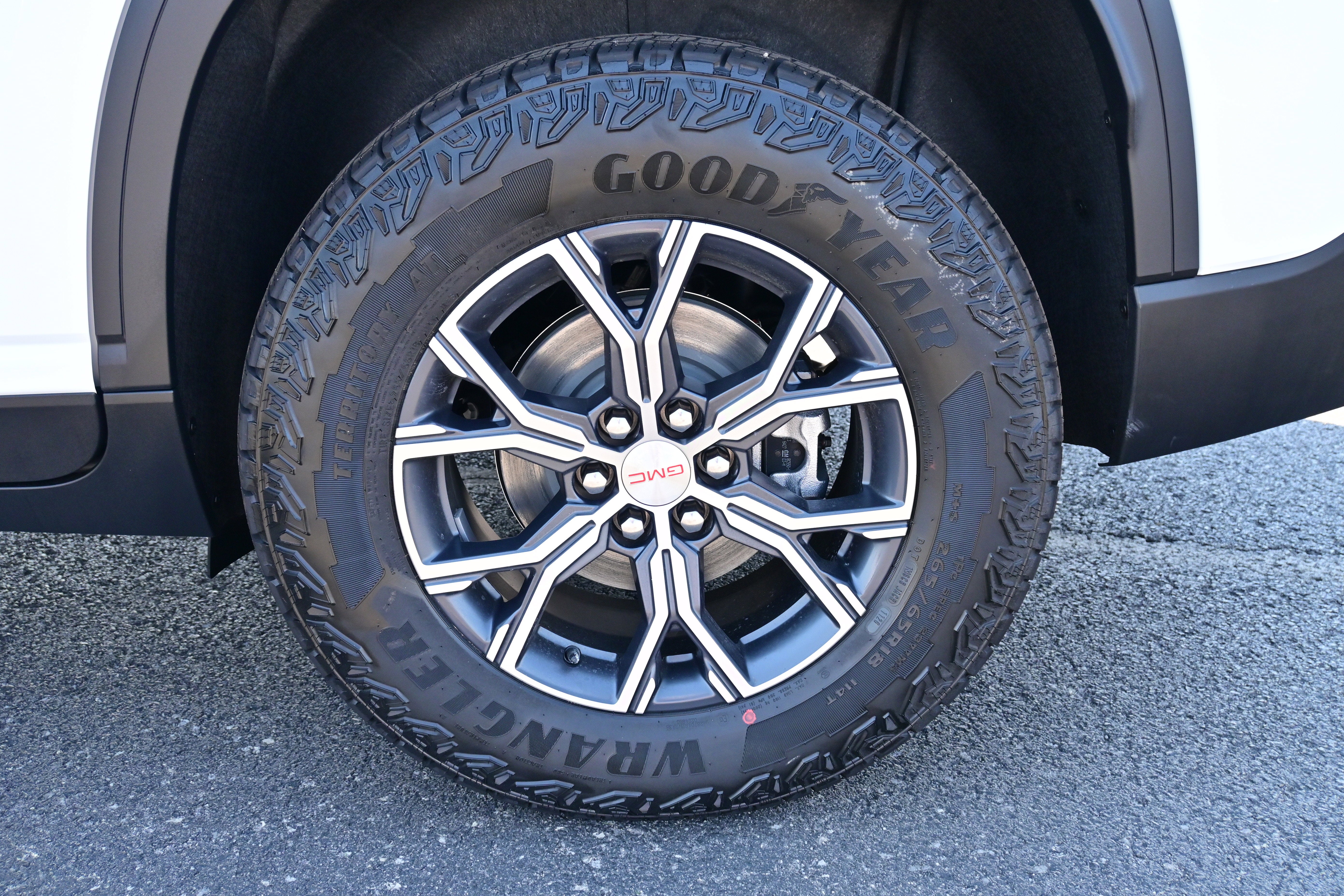 2026 GMC Acadia AT4