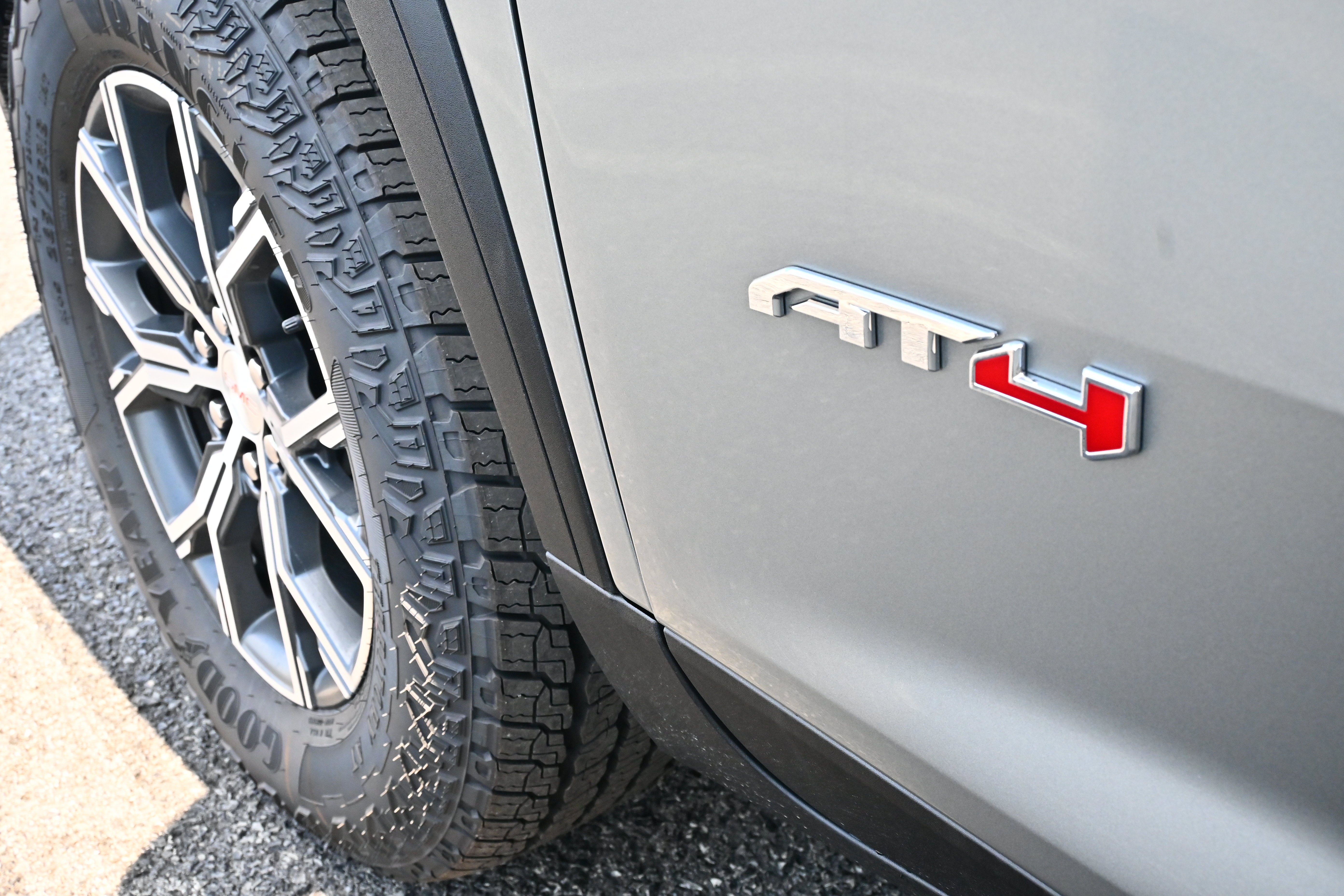 2026 GMC Acadia AT4
