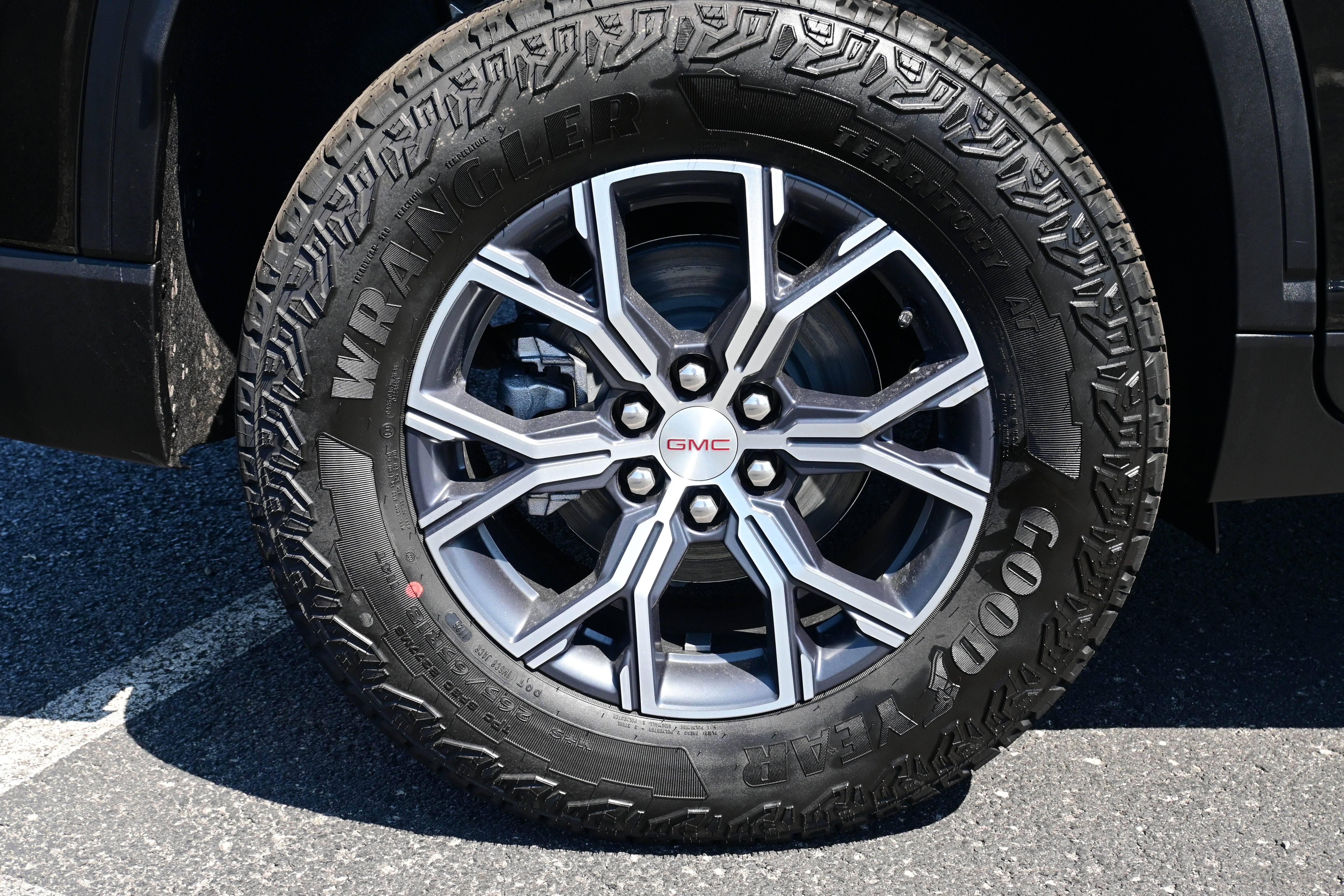 2026 GMC Acadia AT4