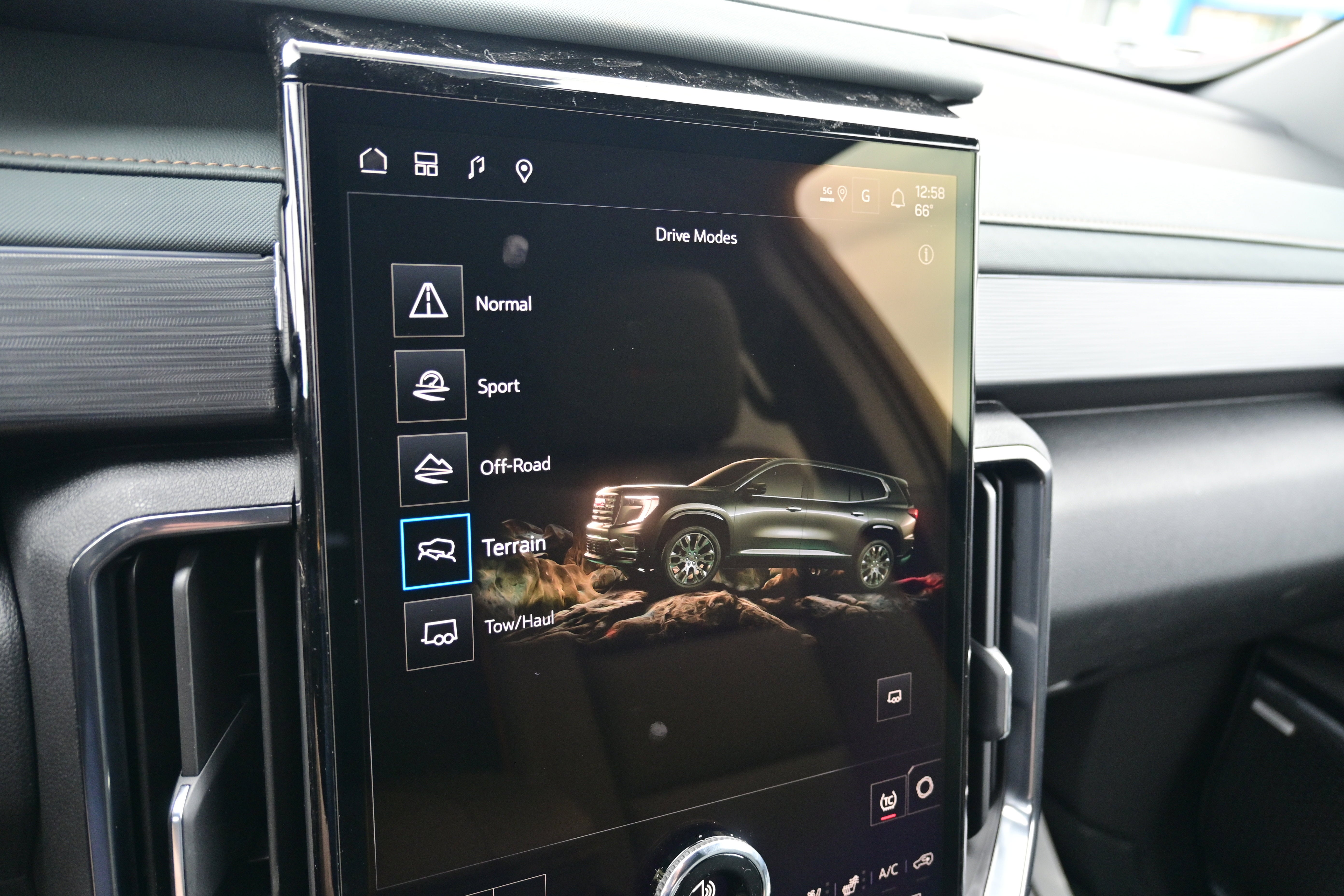 2026 GMC Acadia AT4