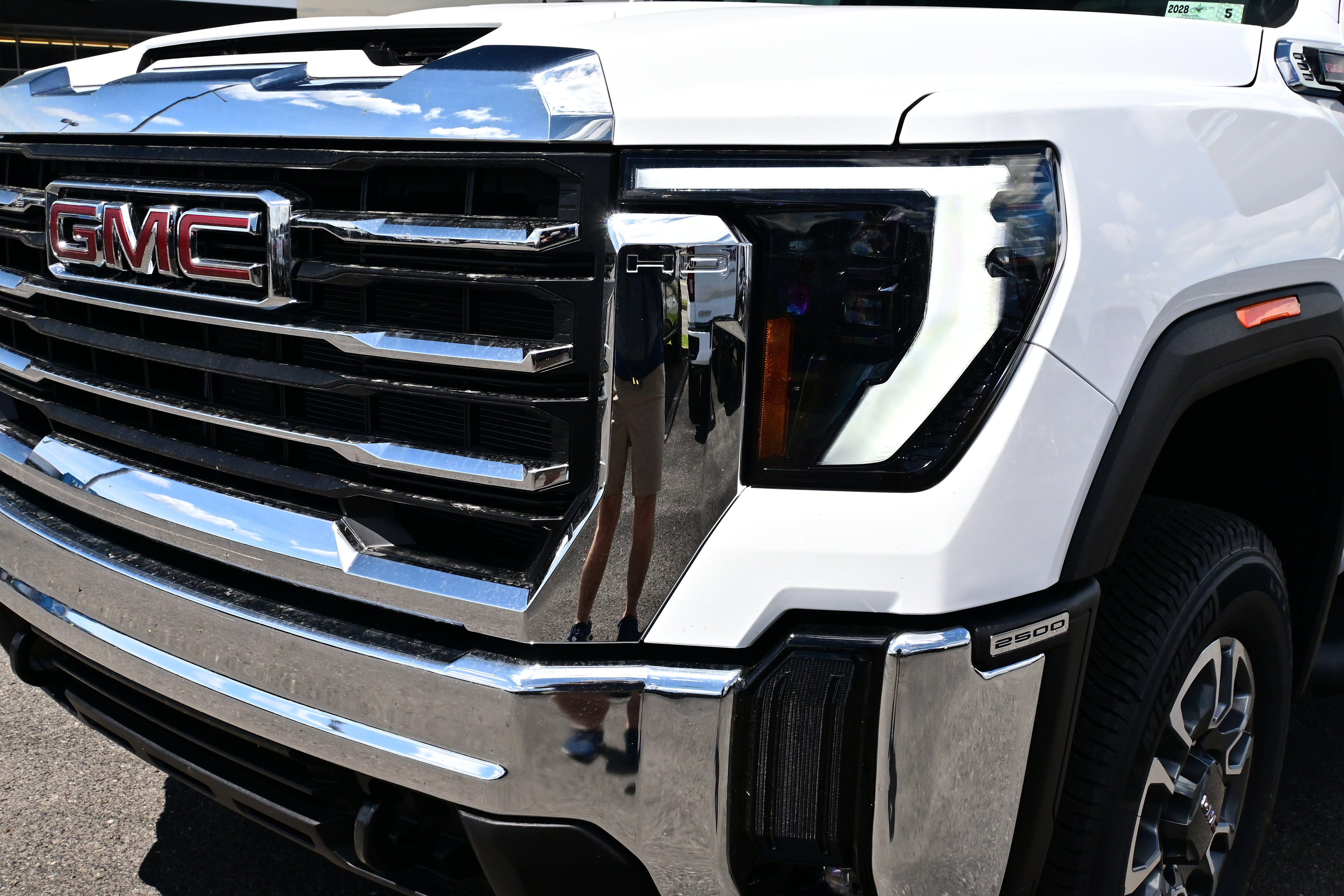 2026 GMC Sierra 2500 HD SLE