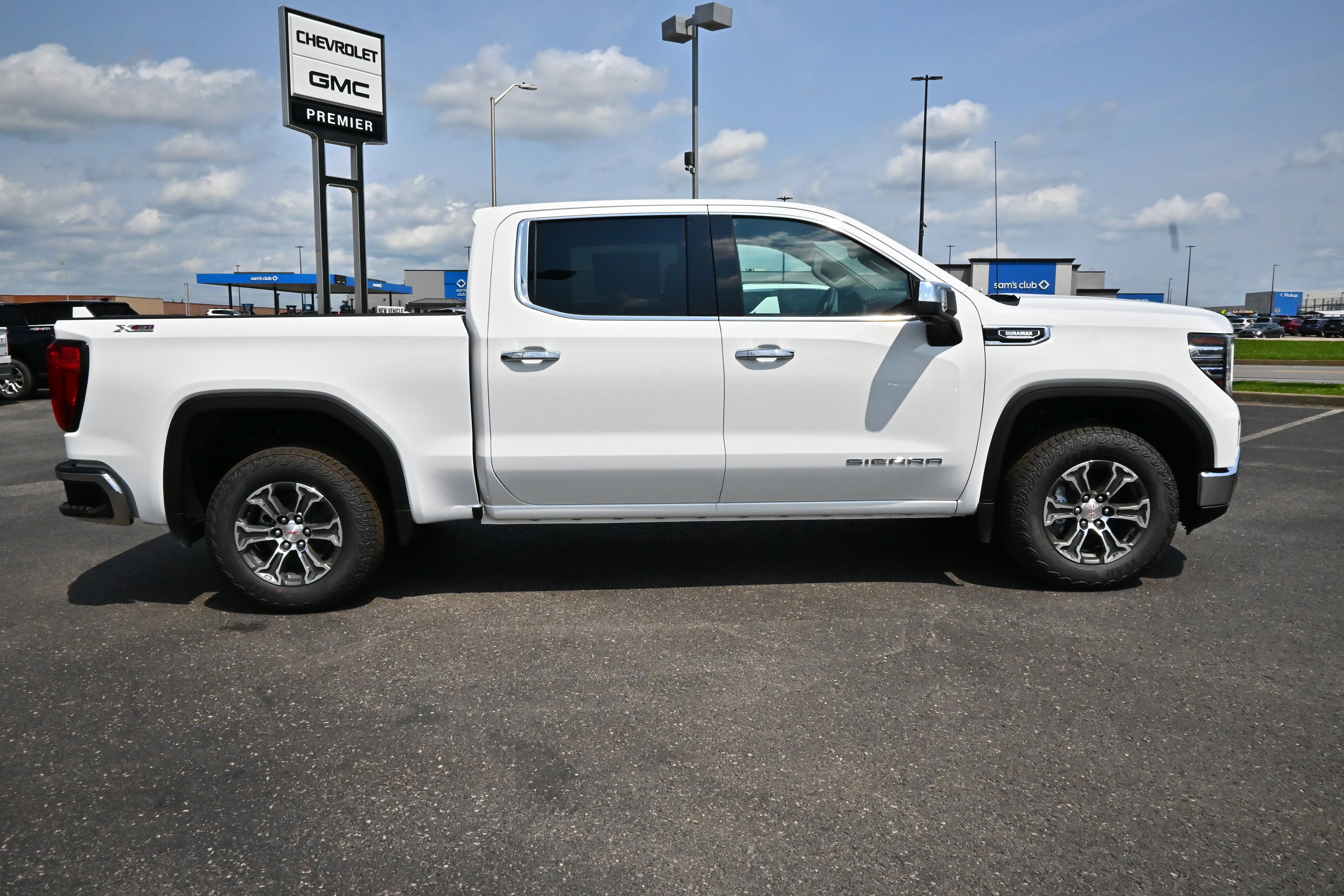 2026 GMC Sierra 1500 SLT