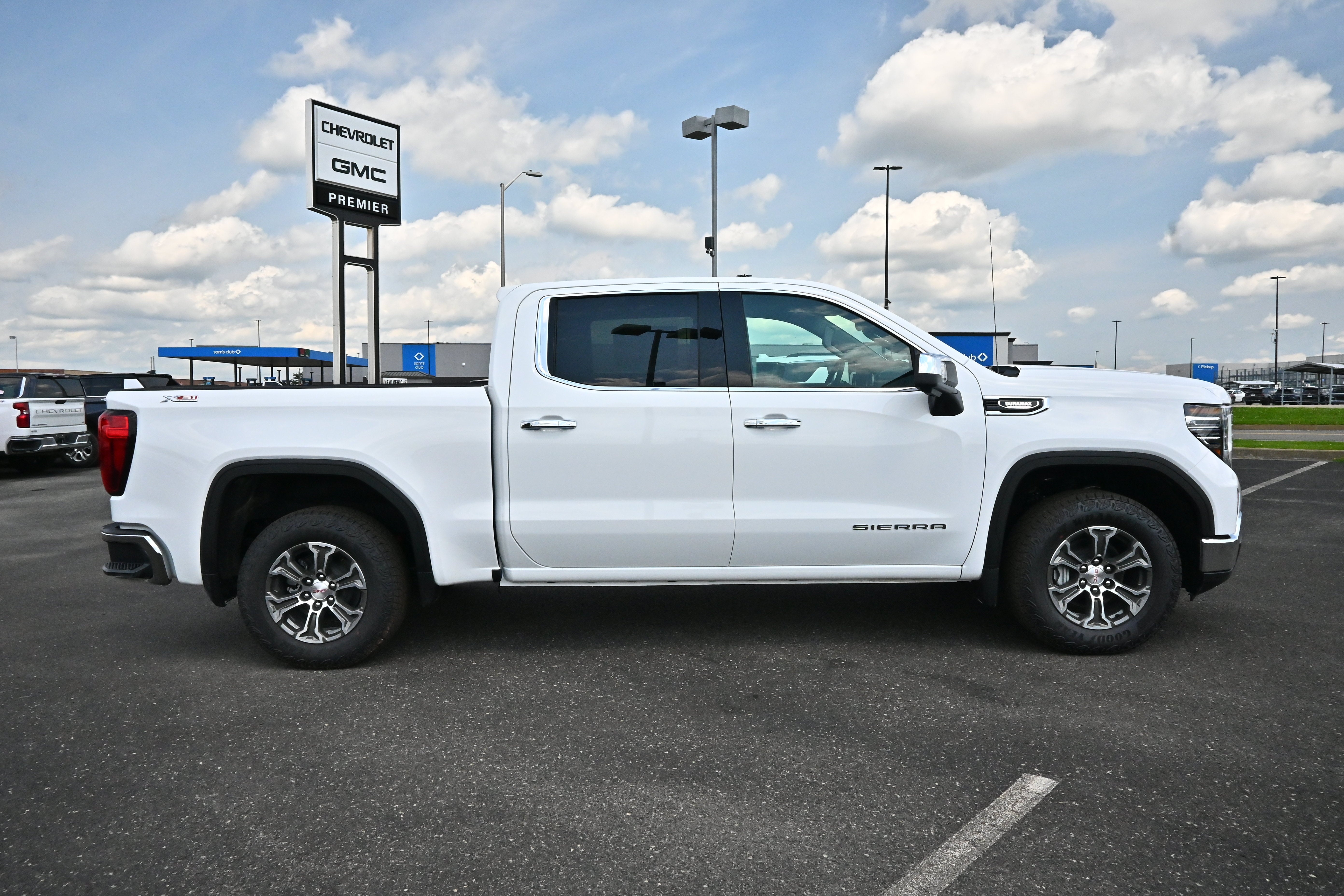 2026 GMC Sierra 1500 SLT