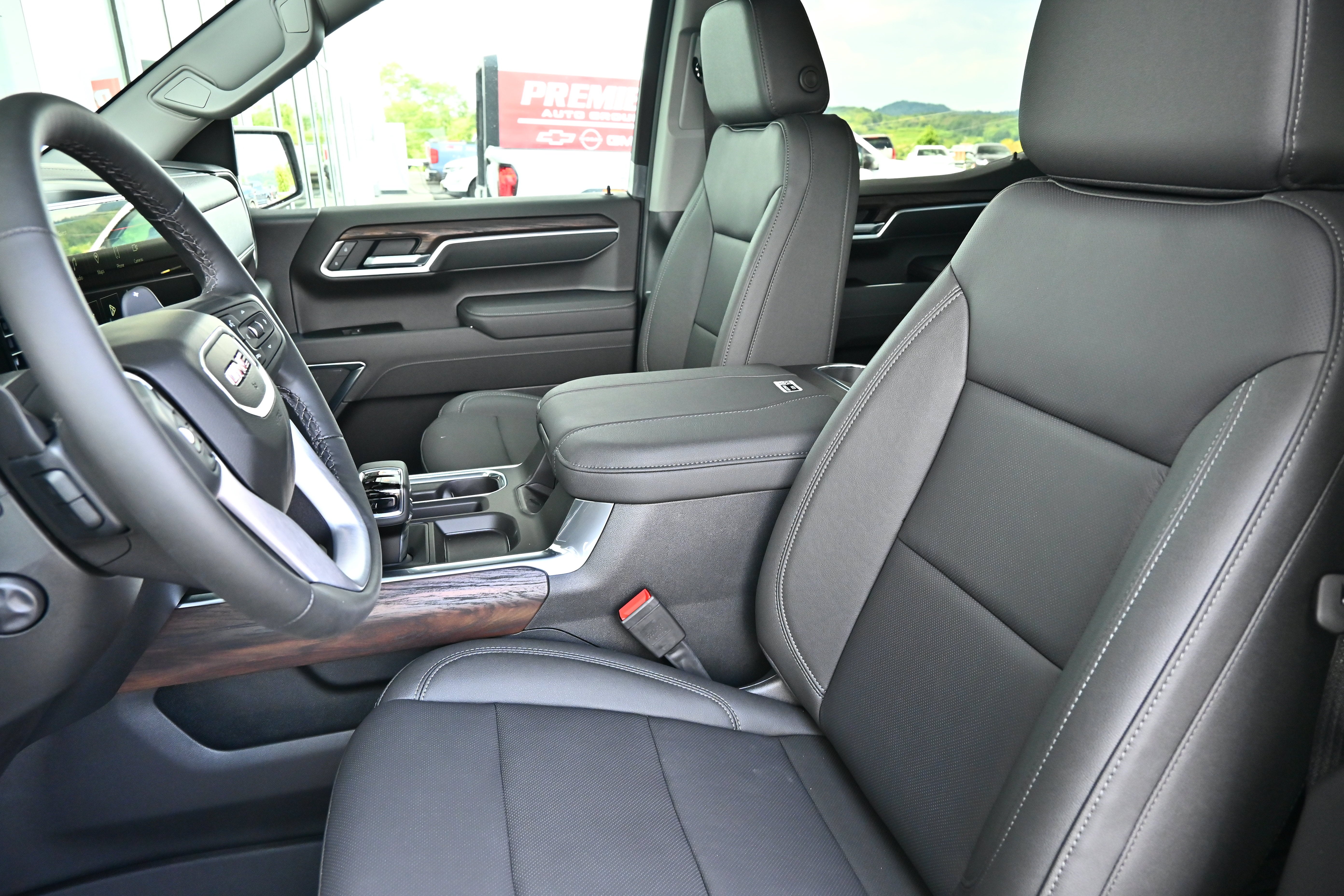 2026 GMC Sierra 1500 SLT - Photo 24