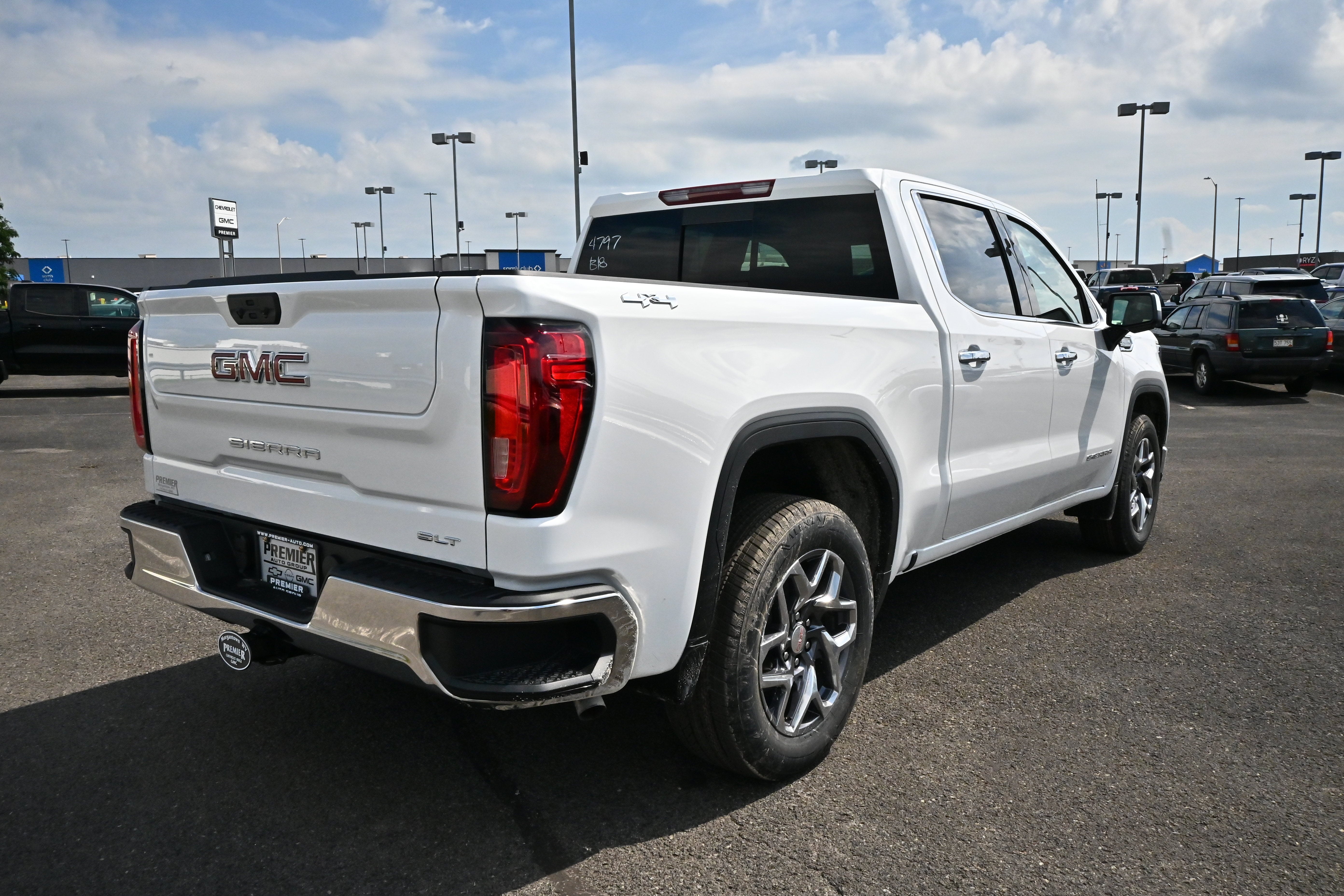 2026 GMC Sierra 1500 SLT - Photo 6