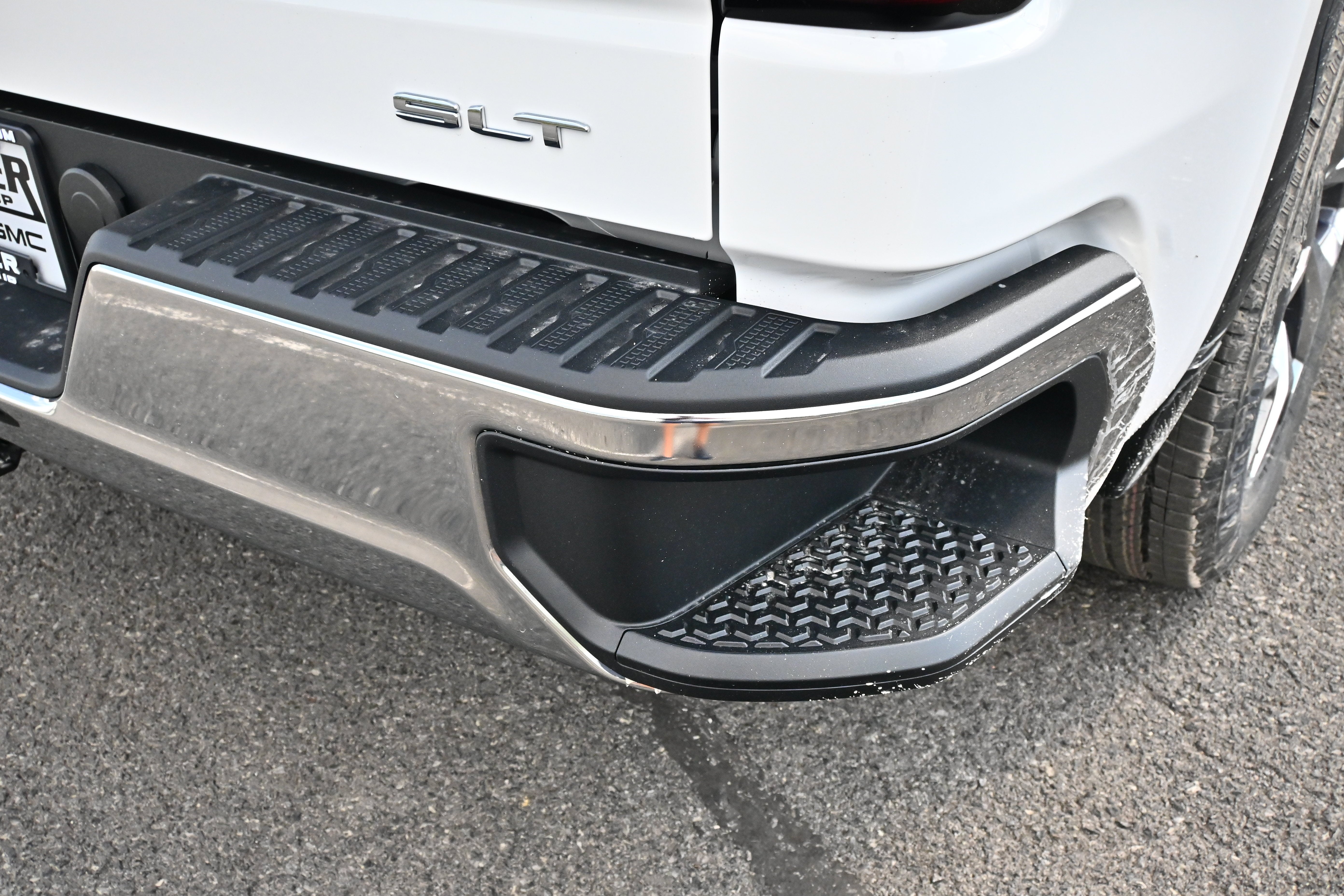 2026 GMC Sierra 1500 SLT - Photo 9