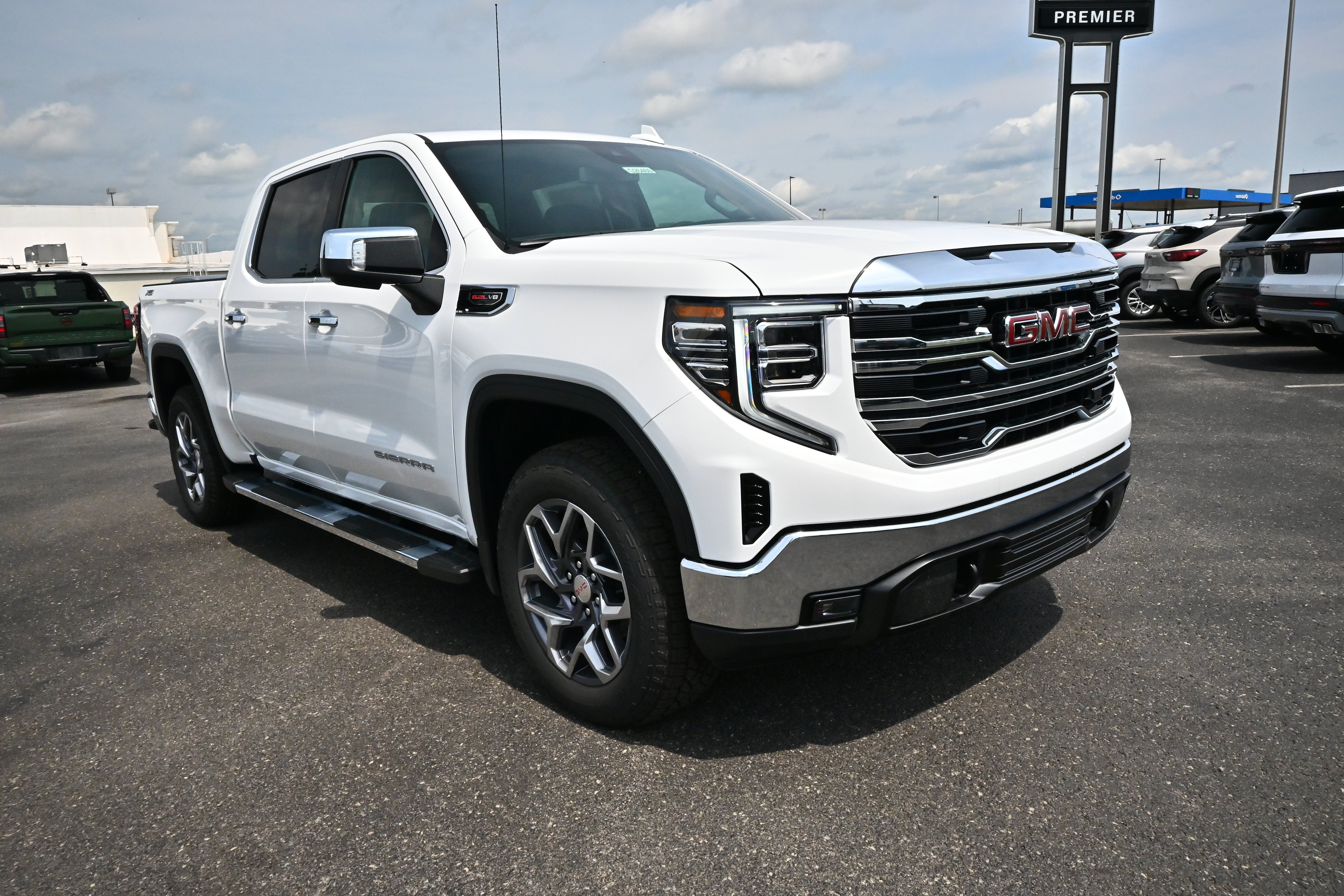 2026 GMC Sierra 1500 SLT