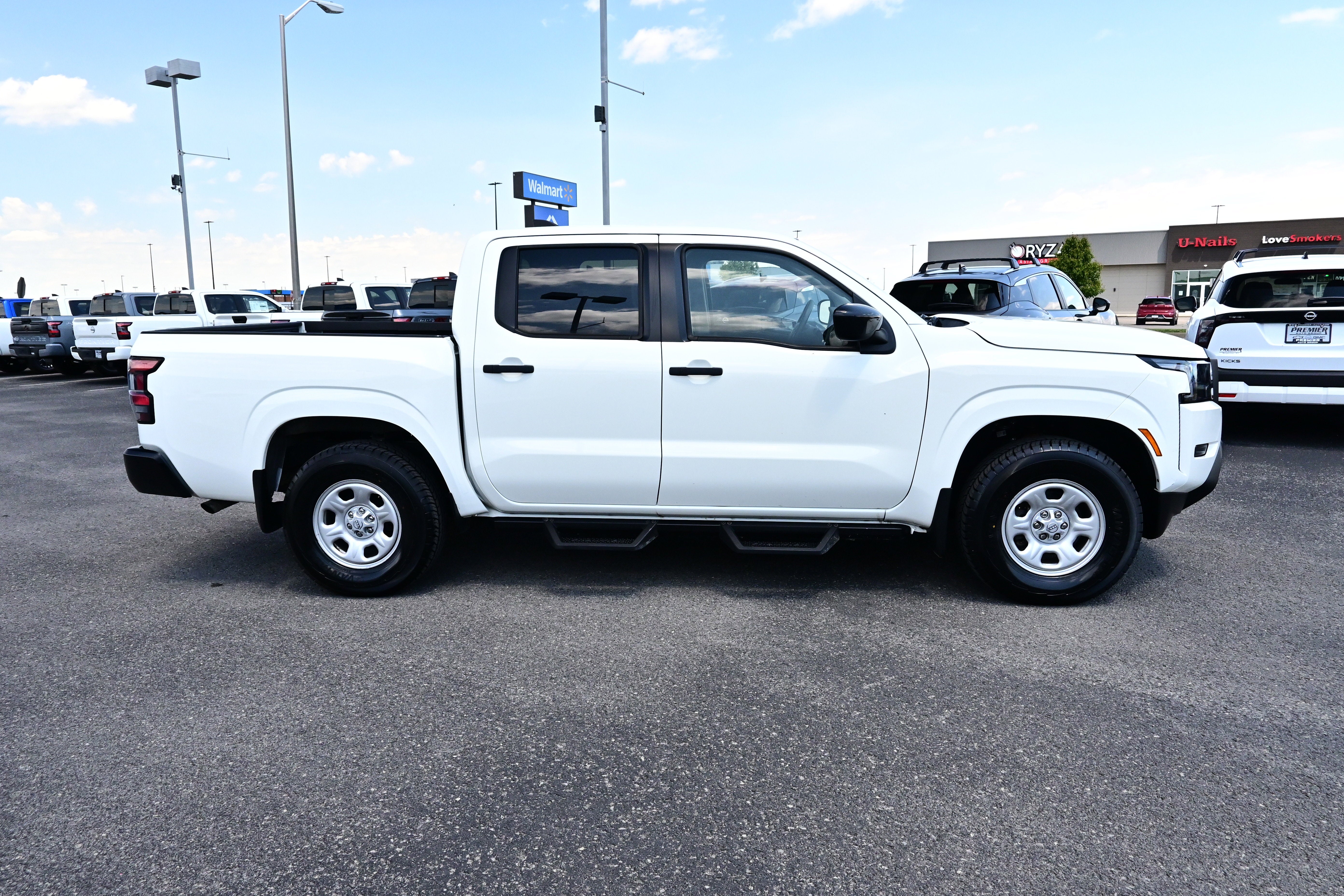 2022 Nissan Frontier S
