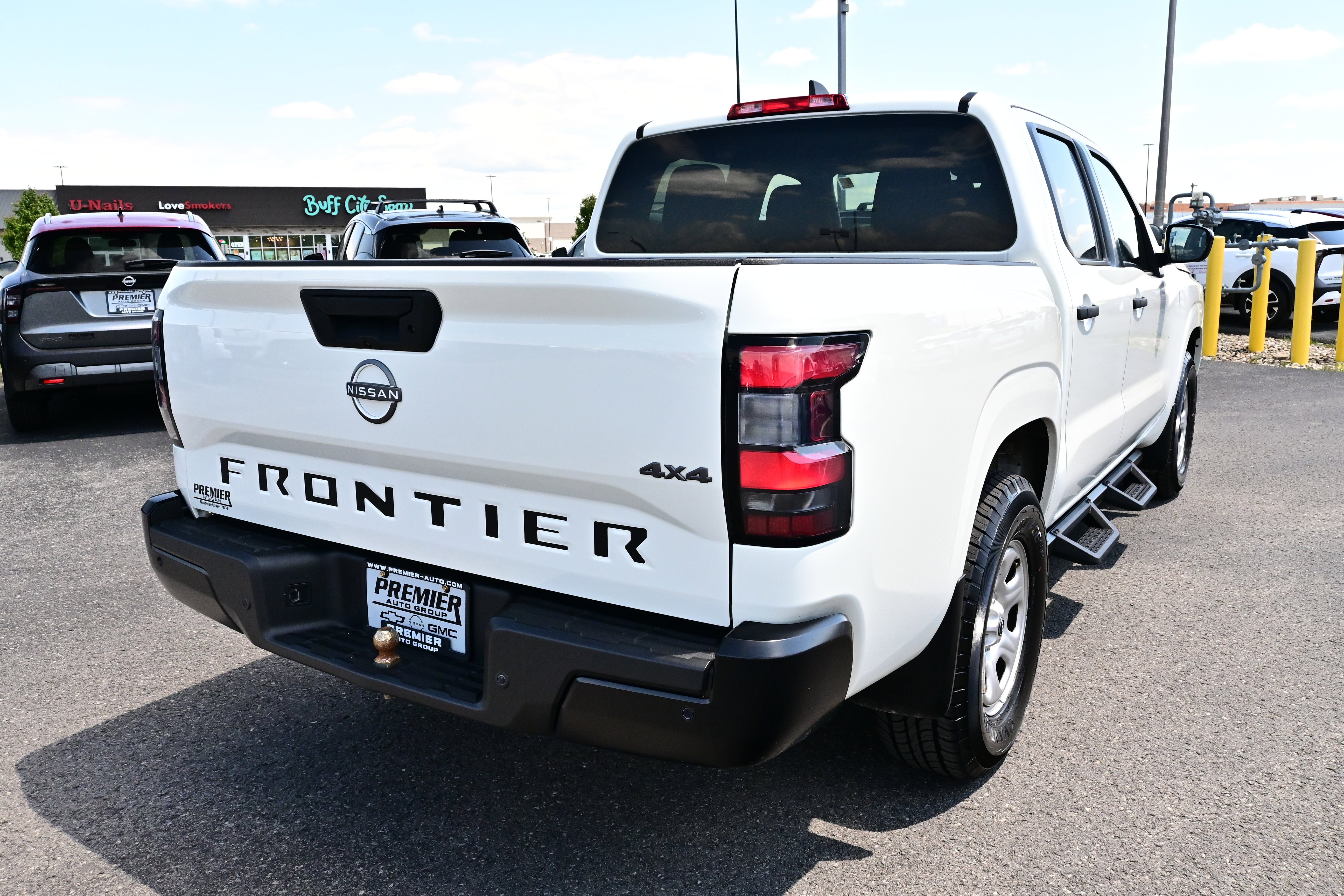 2022 Nissan Frontier S