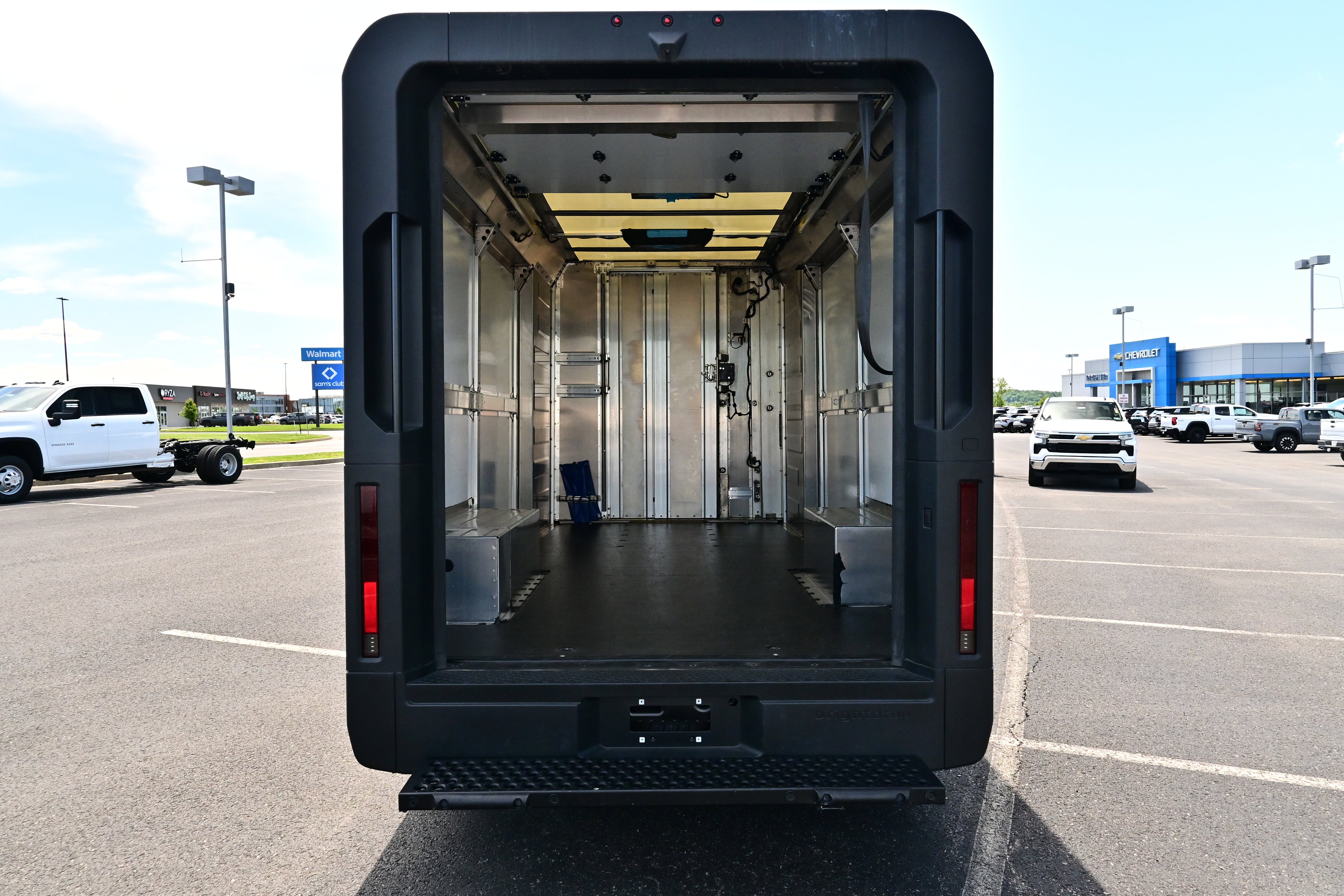 2024 BrightDrop Zevo 600 EJY