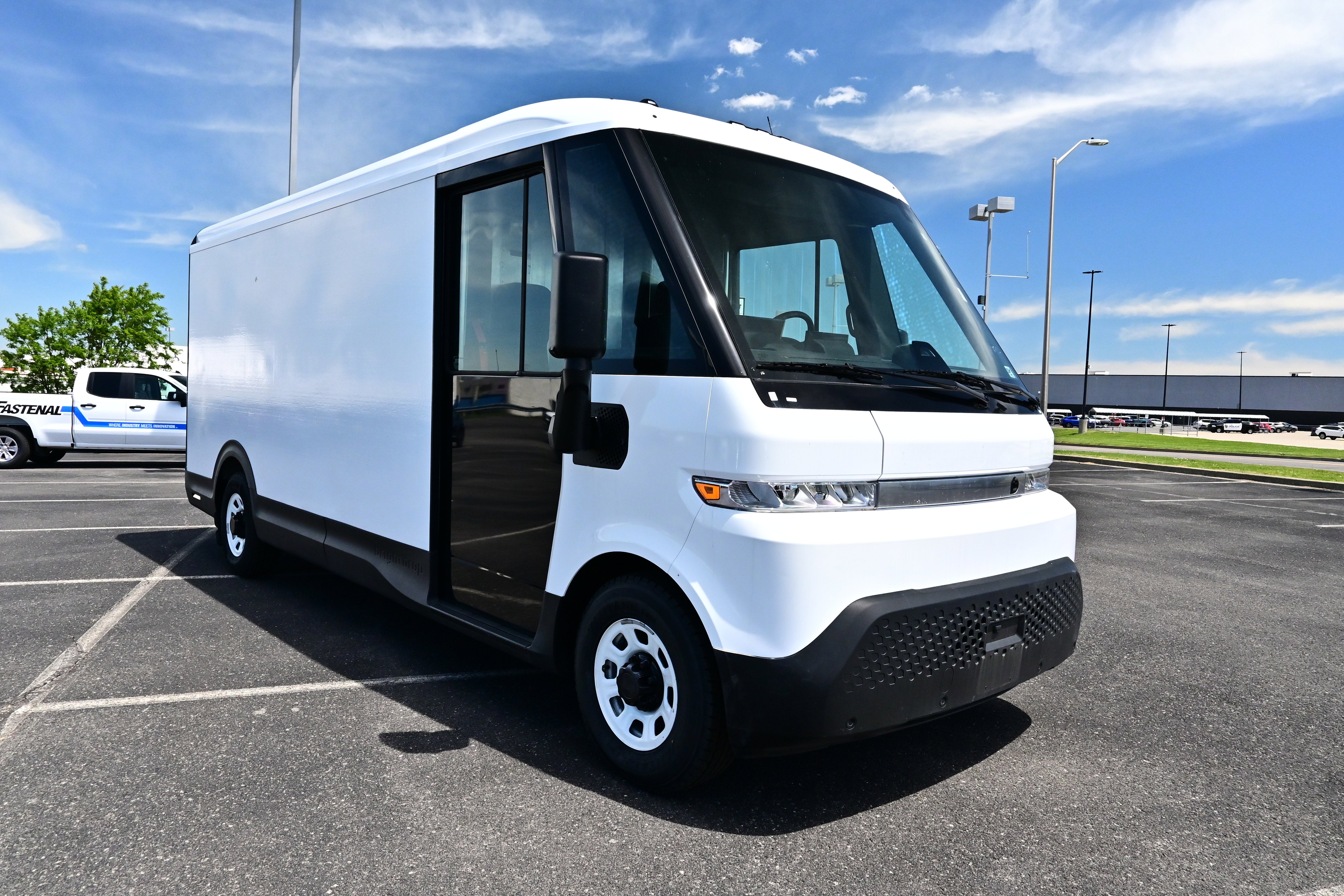 2024 BrightDrop Zevo 600 EJY