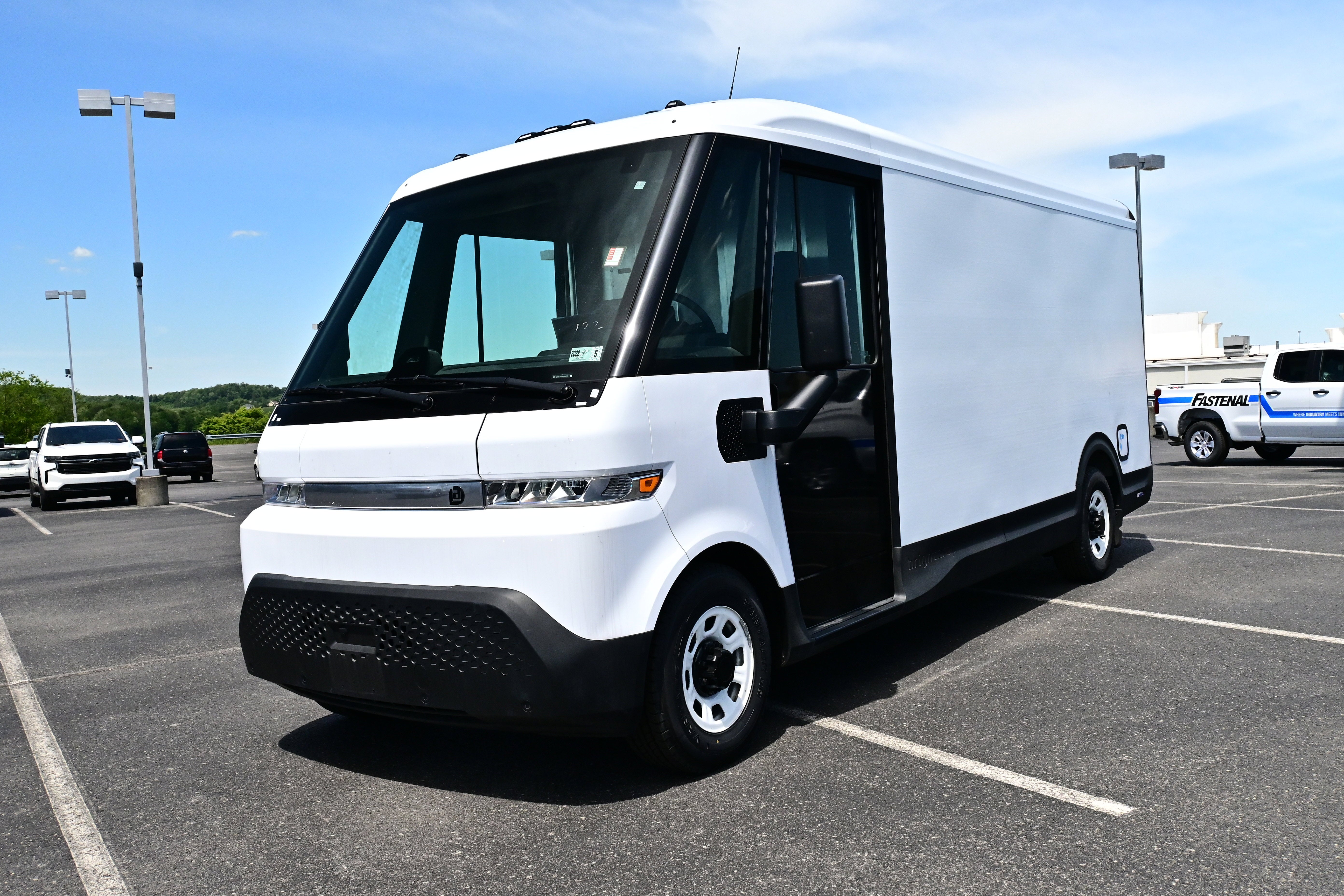 2024 BrightDrop Zevo 600 EJY