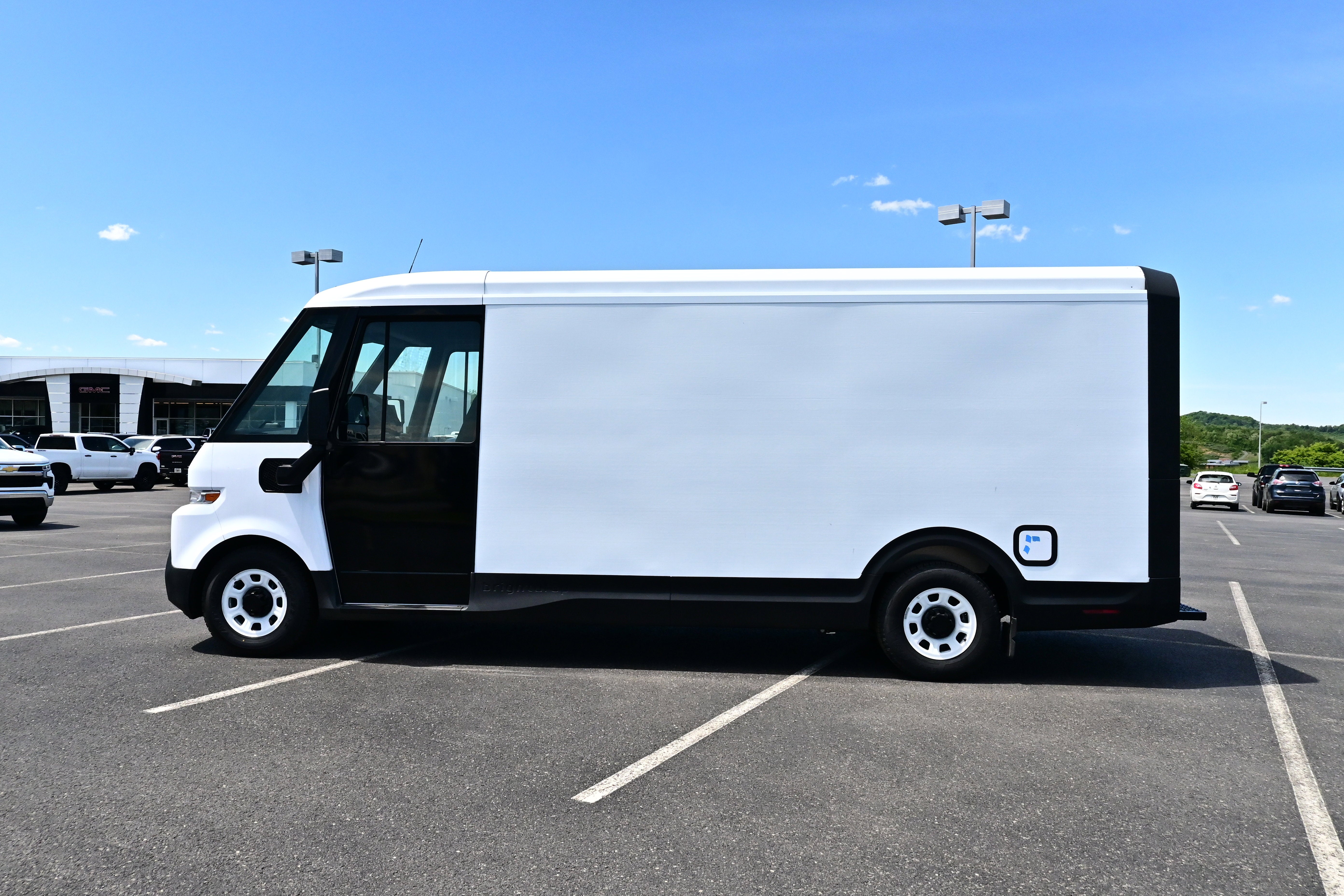 2024 BrightDrop Zevo 600 EJY