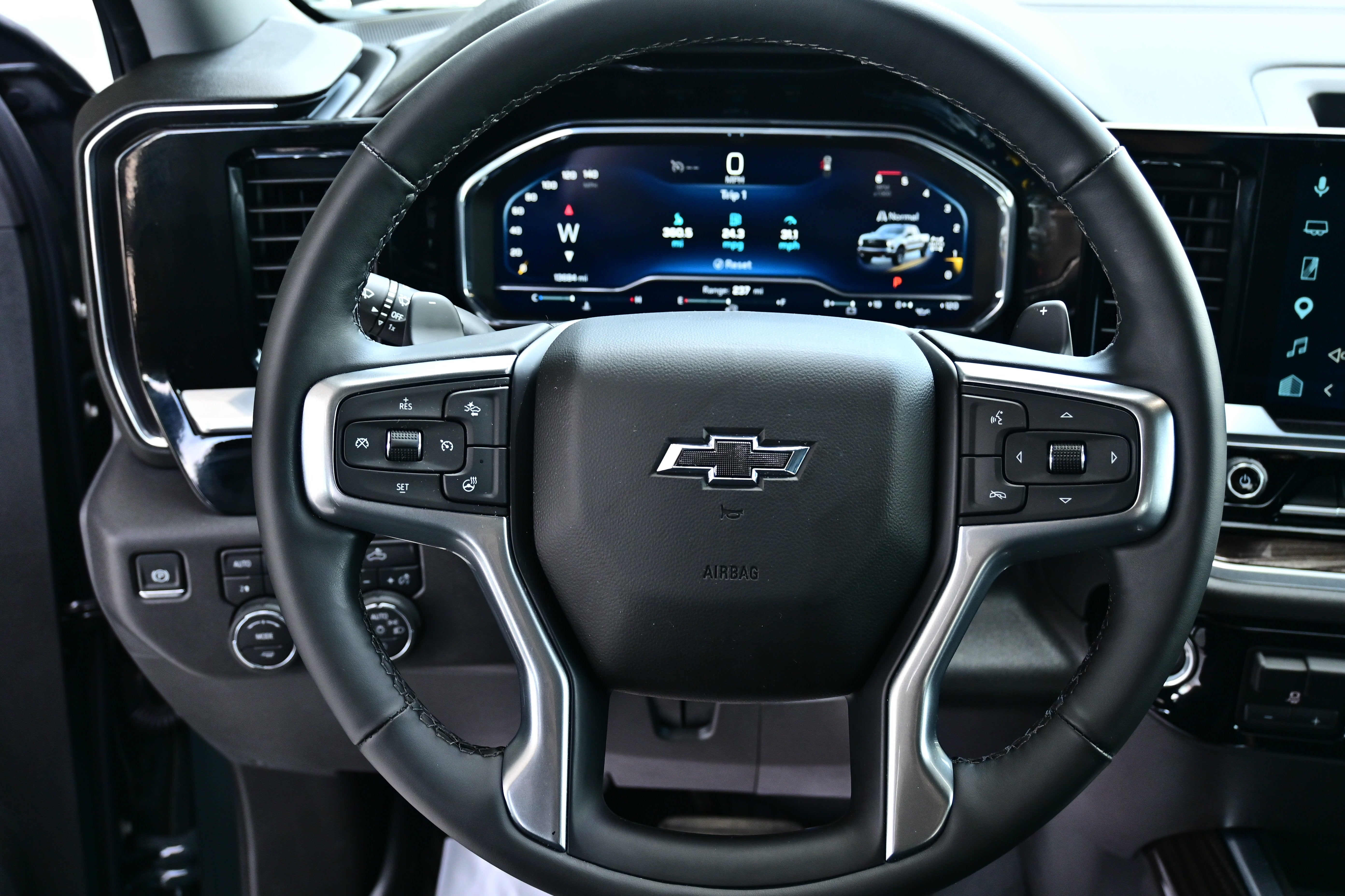2025 Chevrolet Silverado 1500 LT Trail Boss