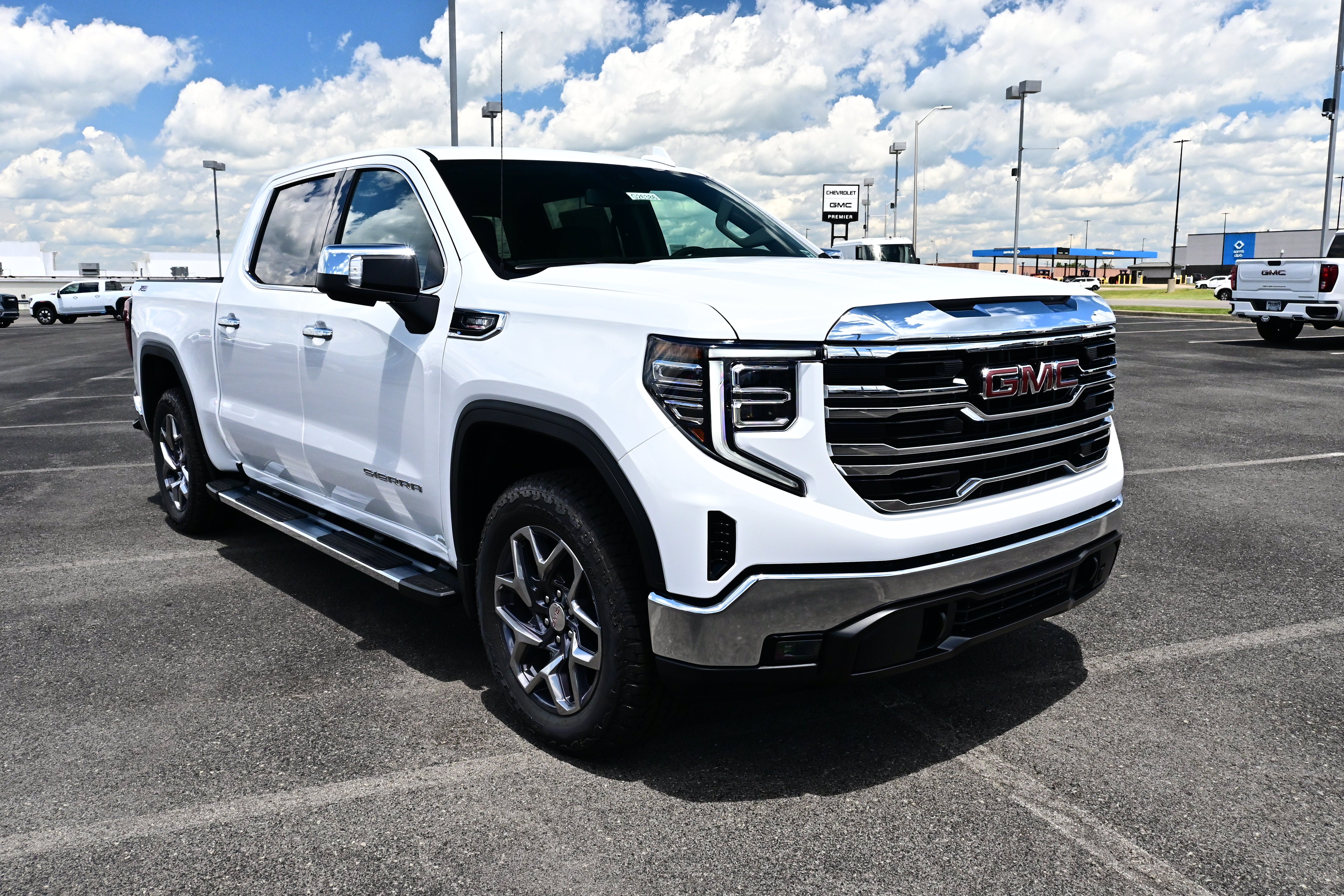 2026 GMC Sierra 1500 SLT