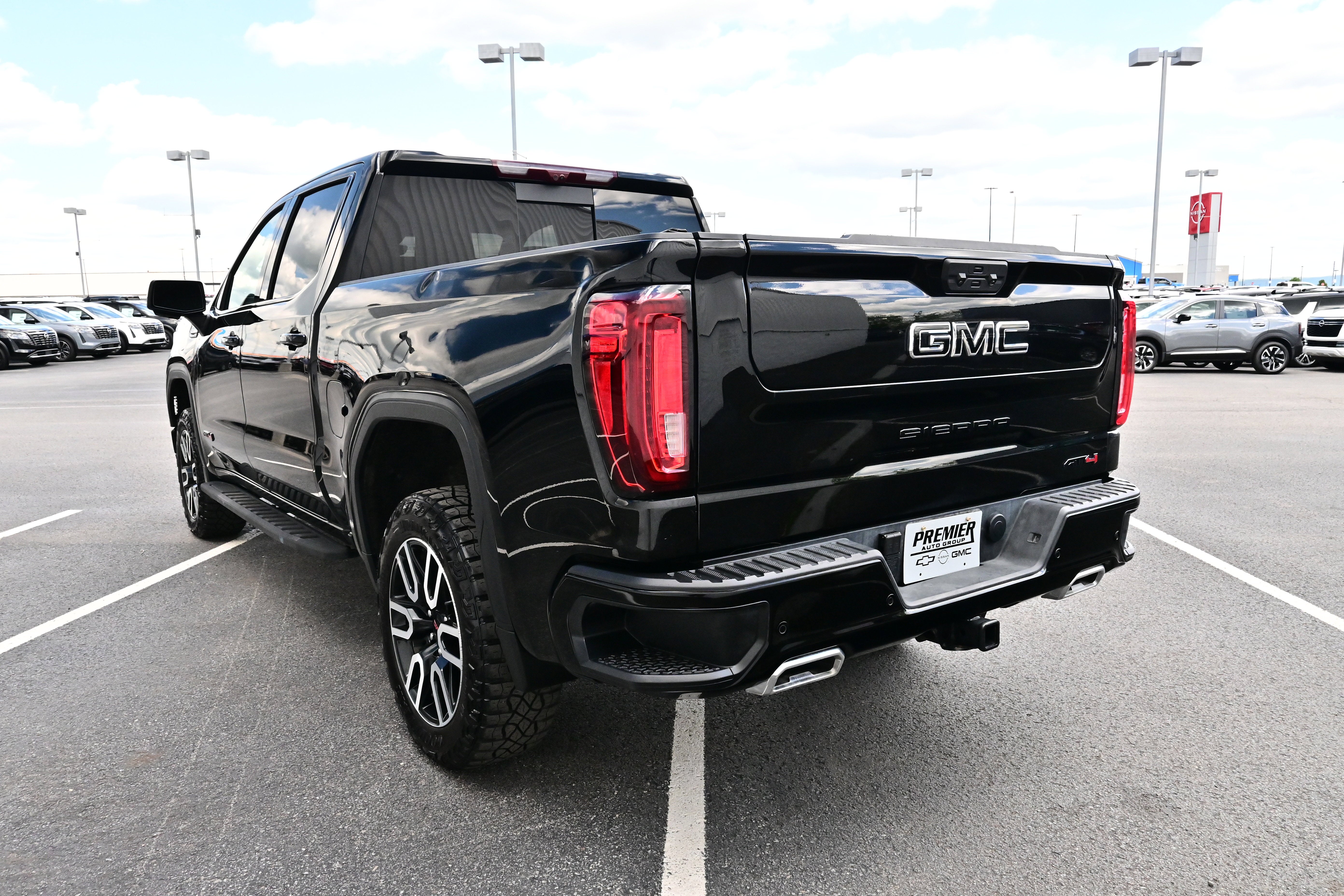 2025 GMC Sierra 1500 AT4