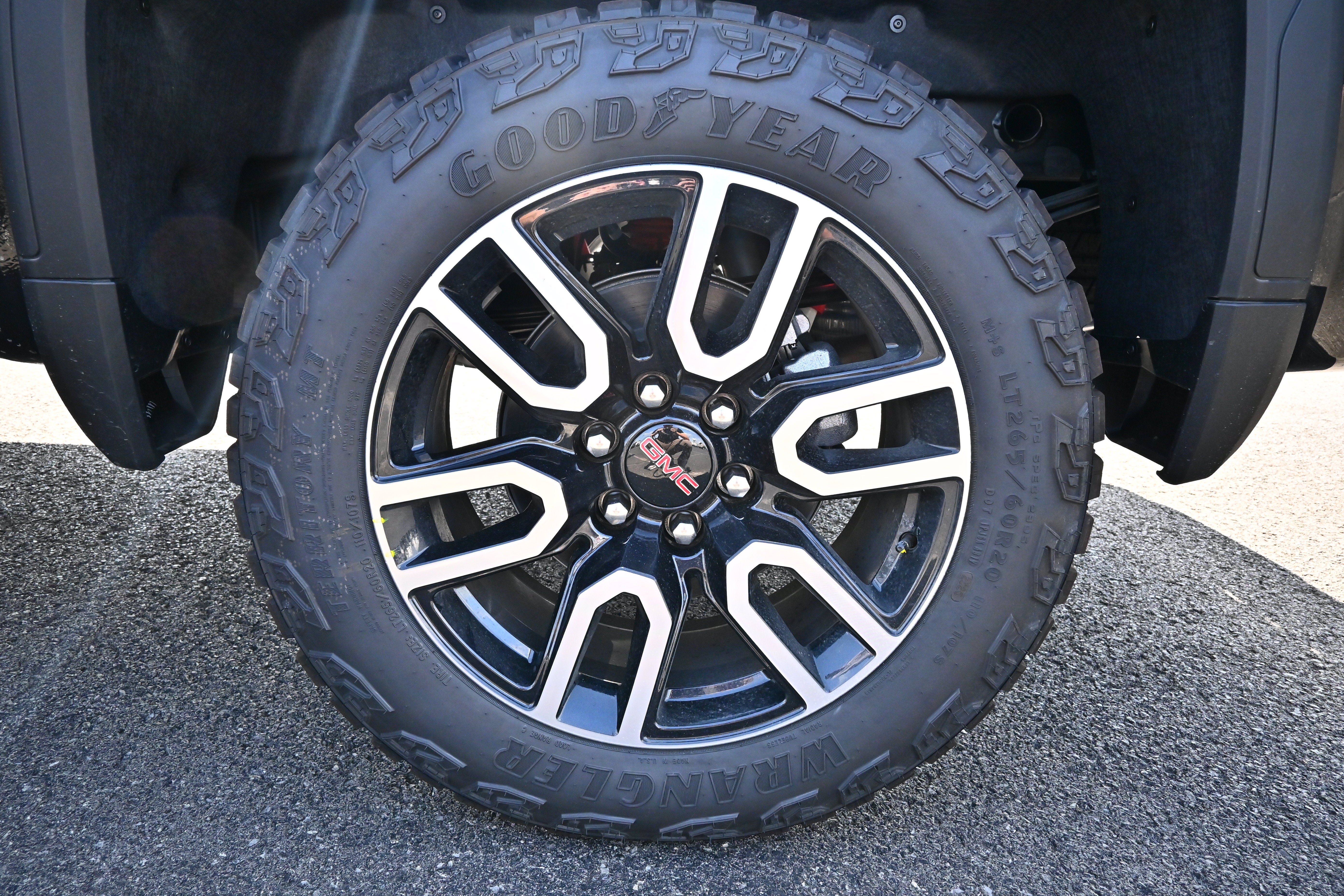 2026 GMC Sierra 1500 AT4 - Photo 11