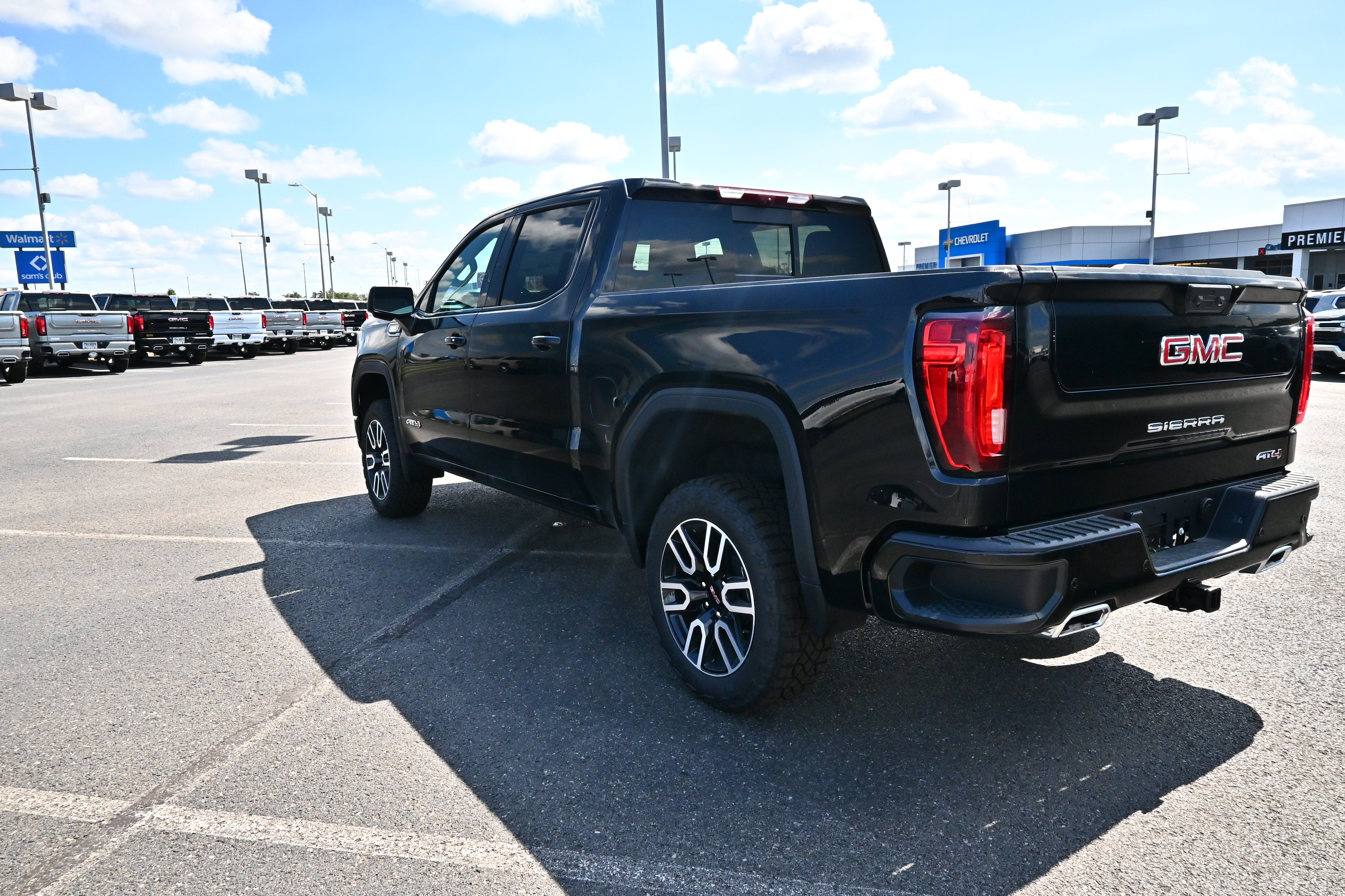 2026 GMC Sierra 1500 AT4 - Photo 8