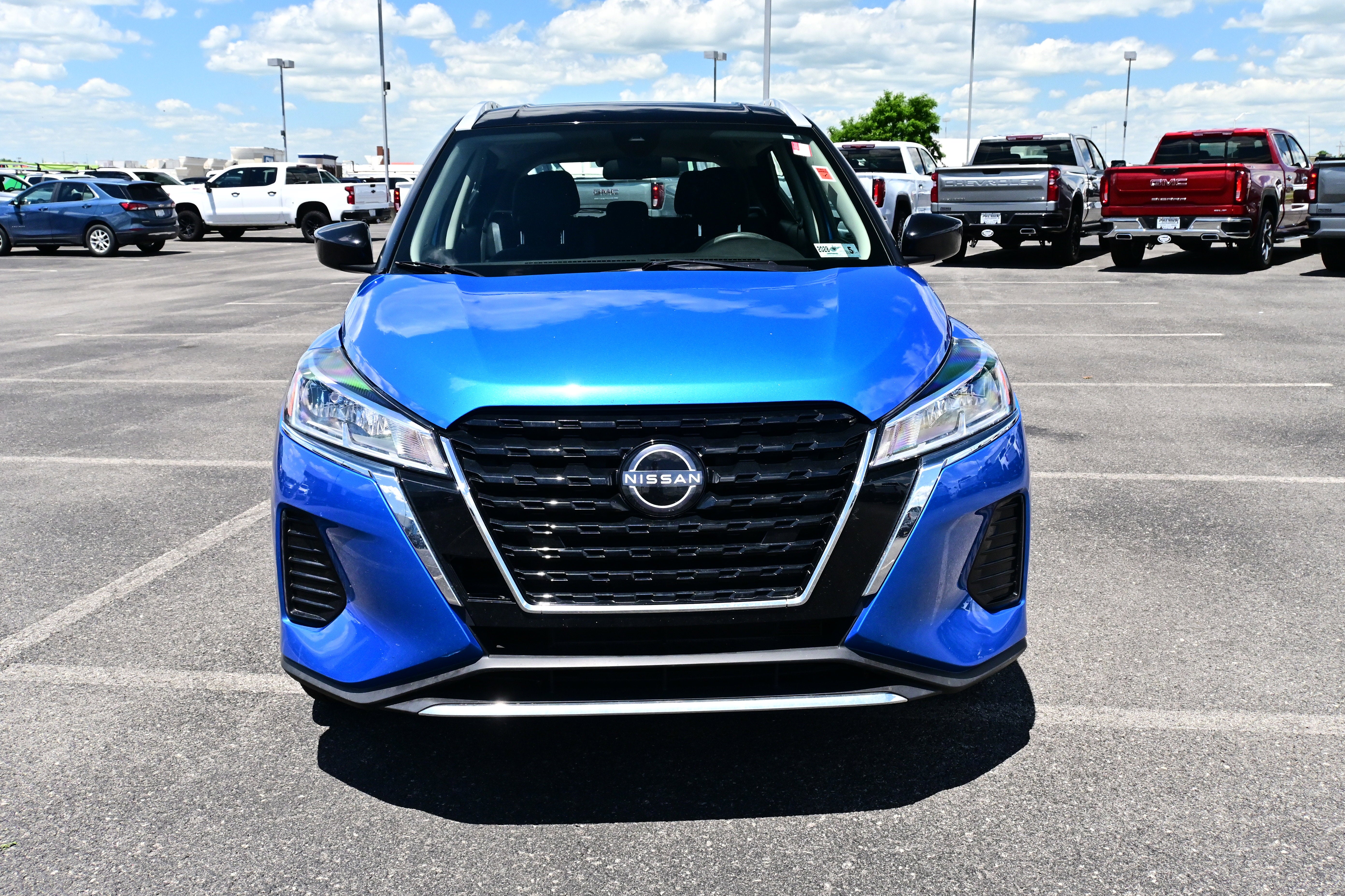 2023 Nissan Kicks SV