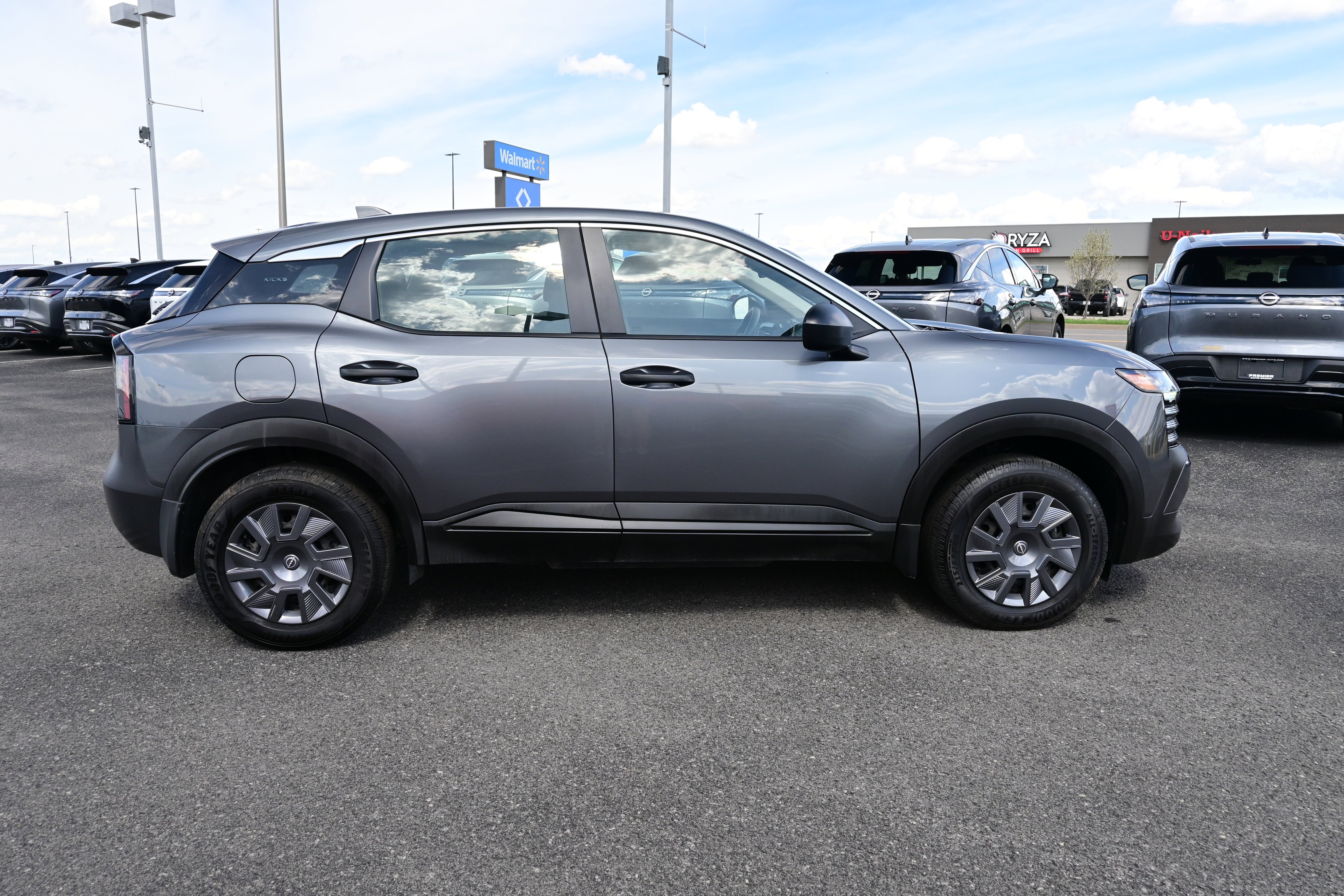2025 Nissan Kicks S