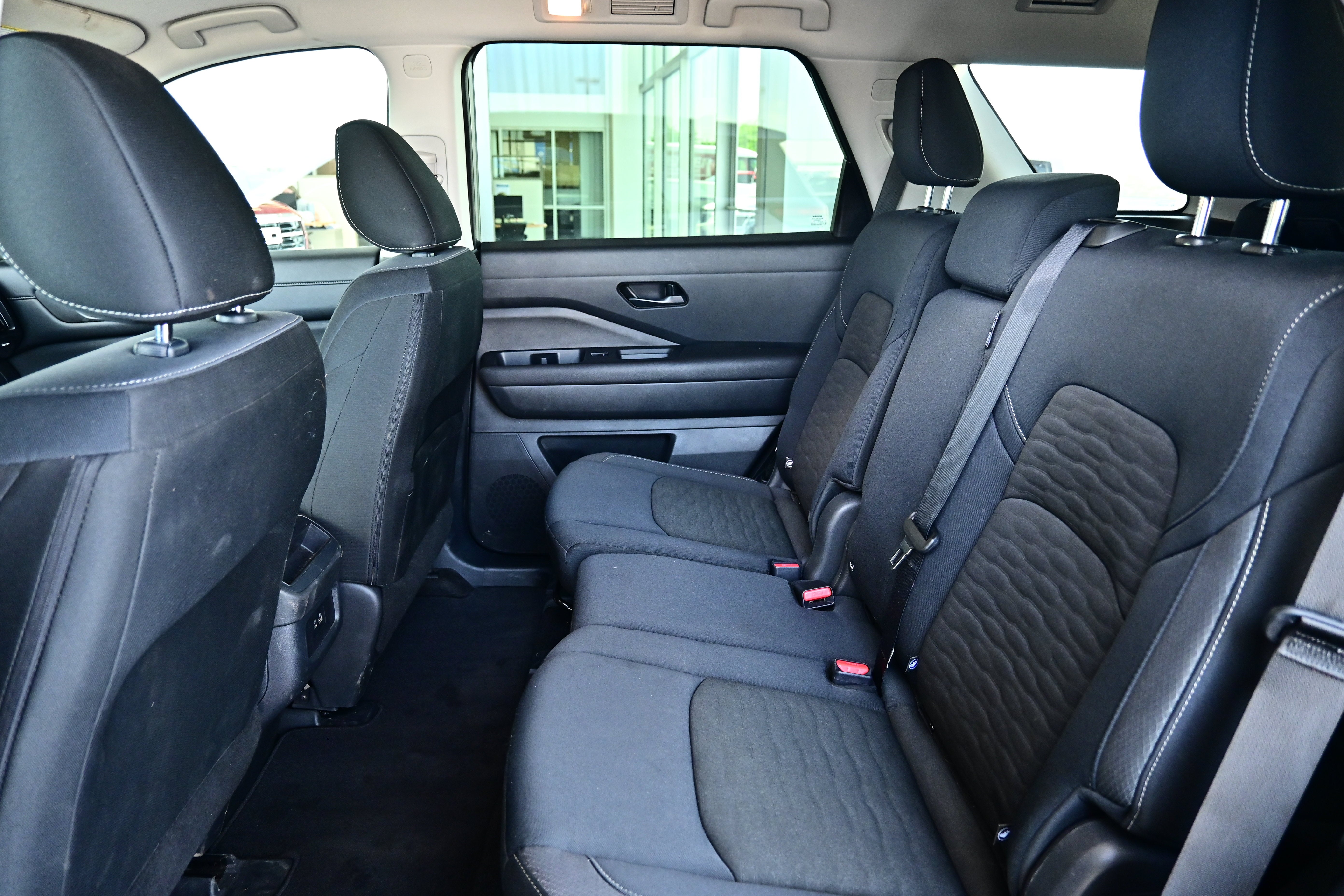 2025 Nissan Pathfinder S