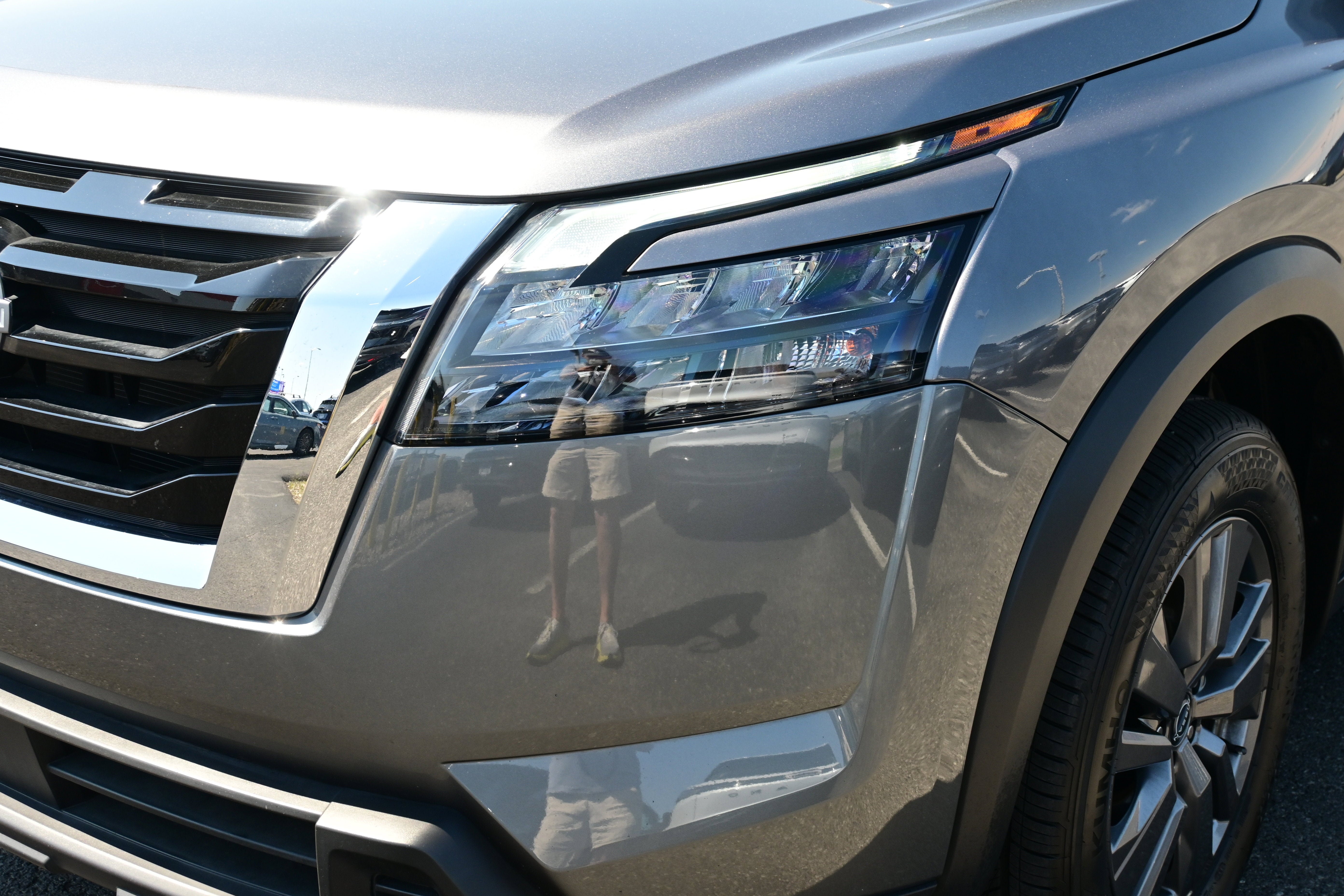 2025 Nissan Pathfinder SV