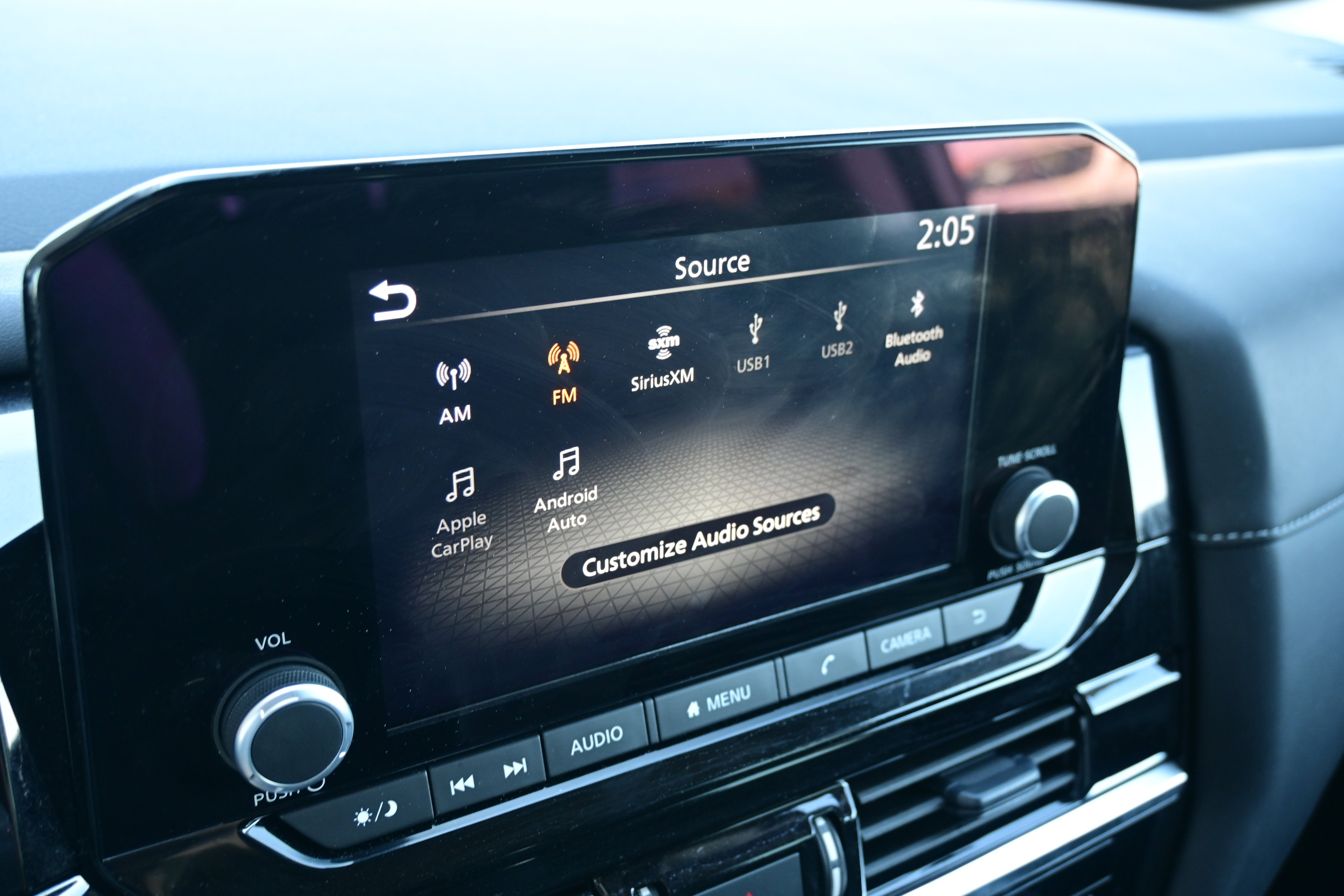 2025 Nissan Pathfinder SV