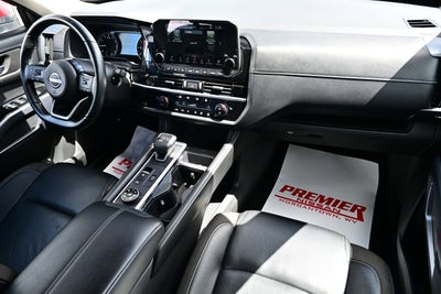 2022 Nissan Pathfinder SL