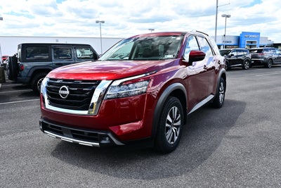 2022 Nissan Pathfinder SL