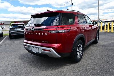 2022 Nissan Pathfinder SL