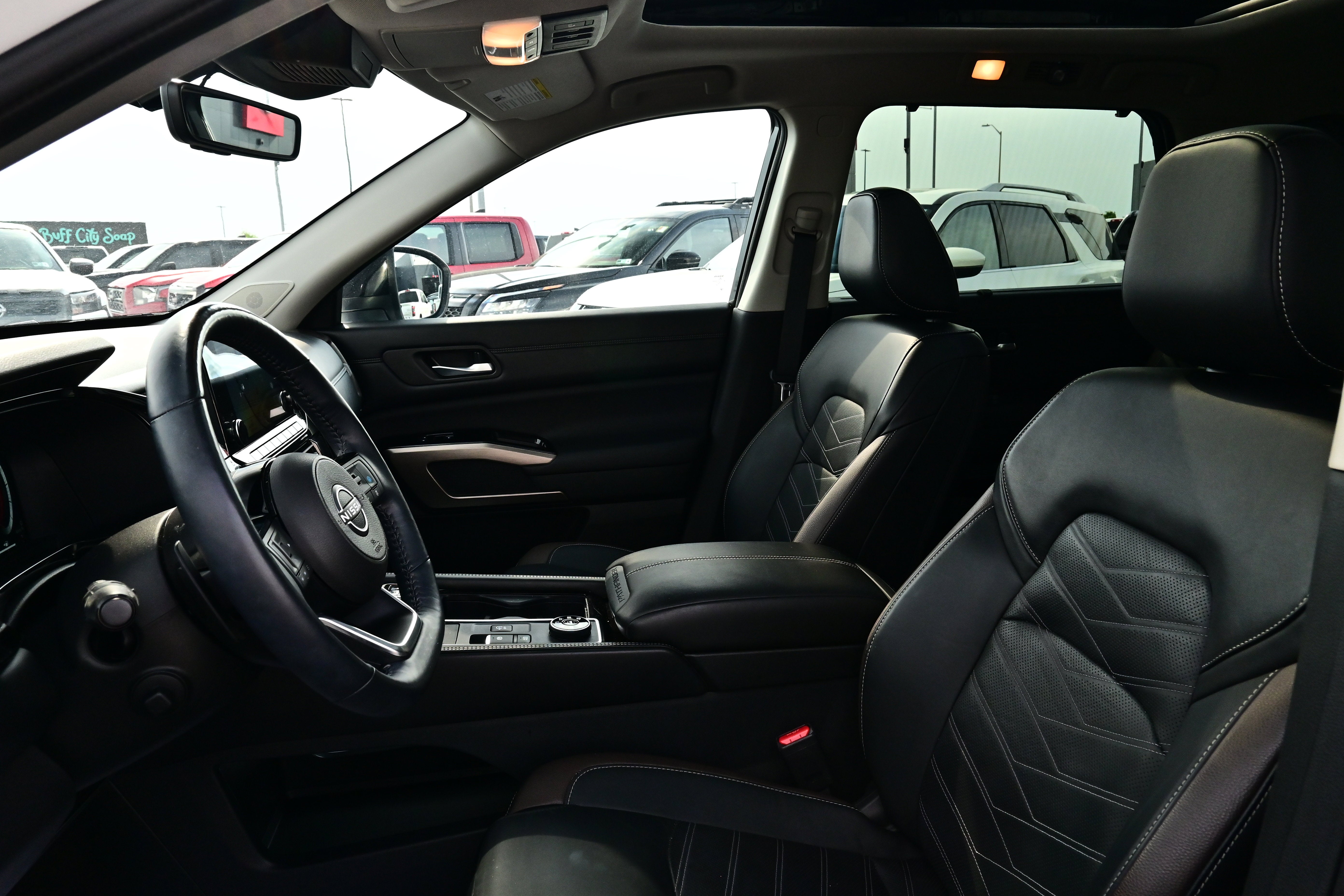 2024 Nissan Pathfinder Platinum