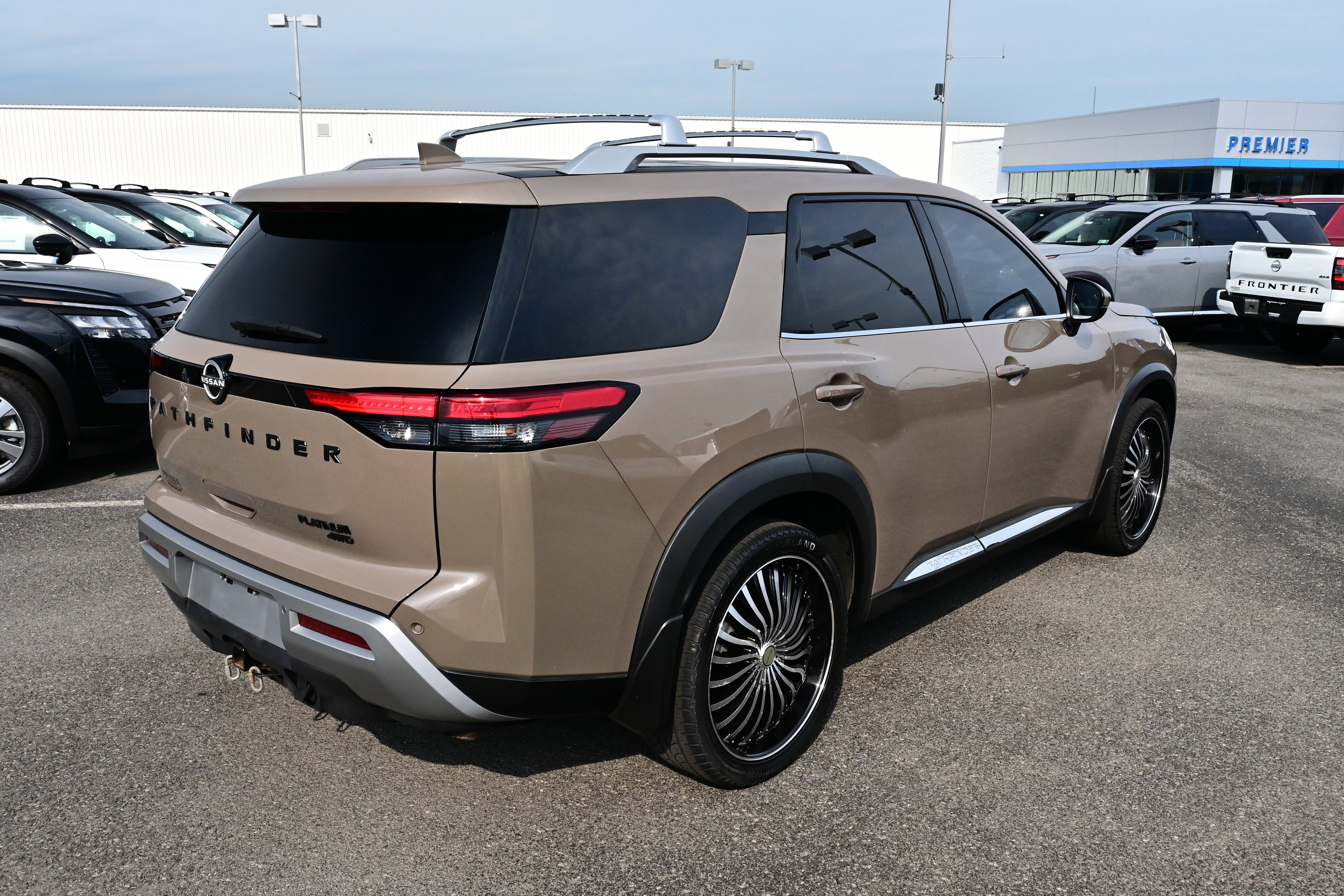 2024 Nissan Pathfinder Platinum