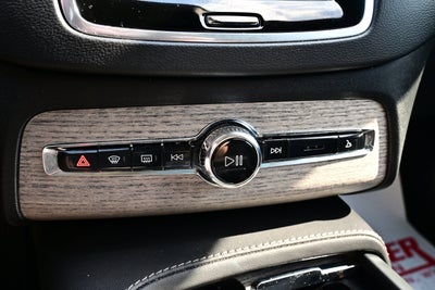 2024 Volvo XC90 Ultimate Bright Theme