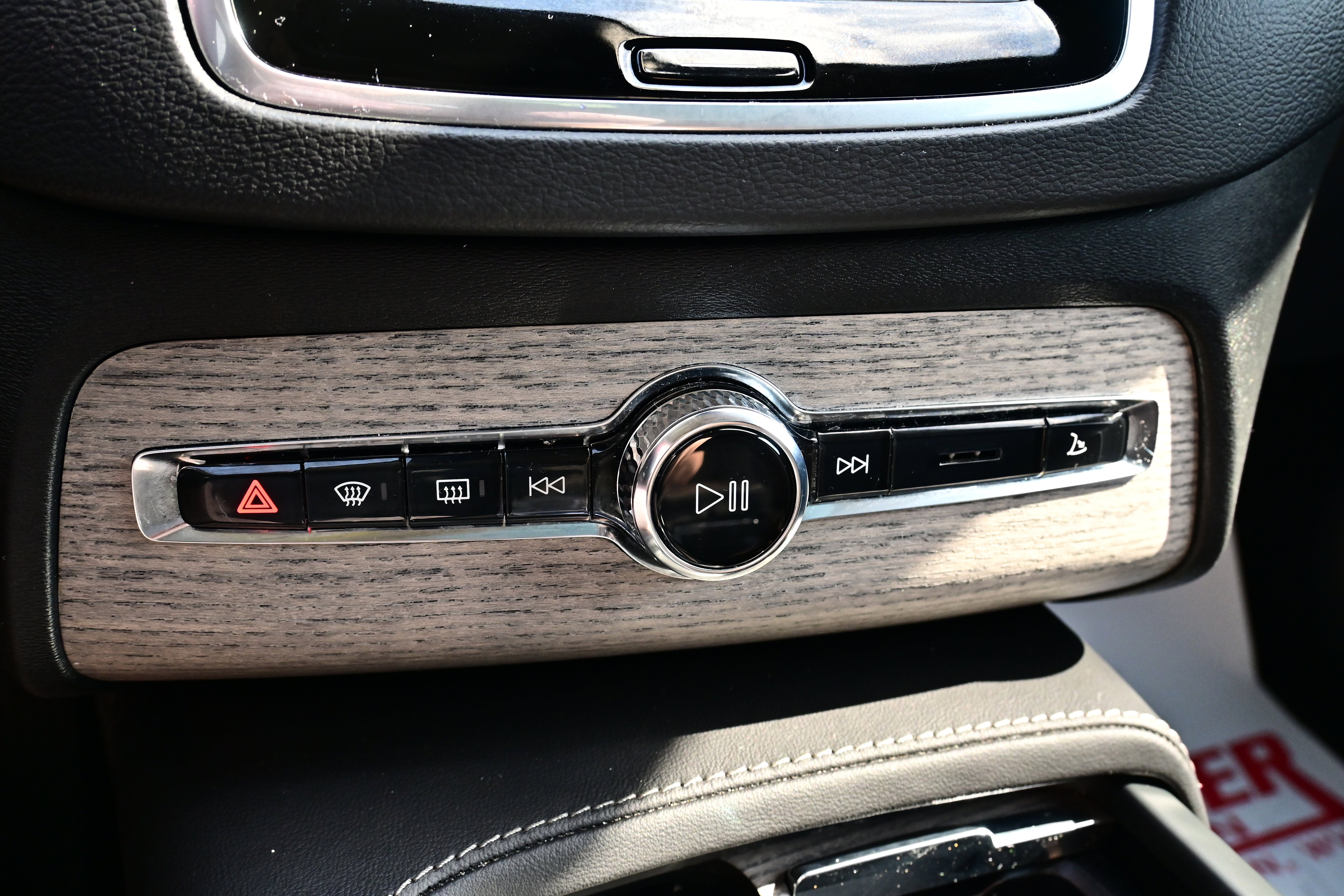 2024 Volvo XC90 Ultimate Bright Theme