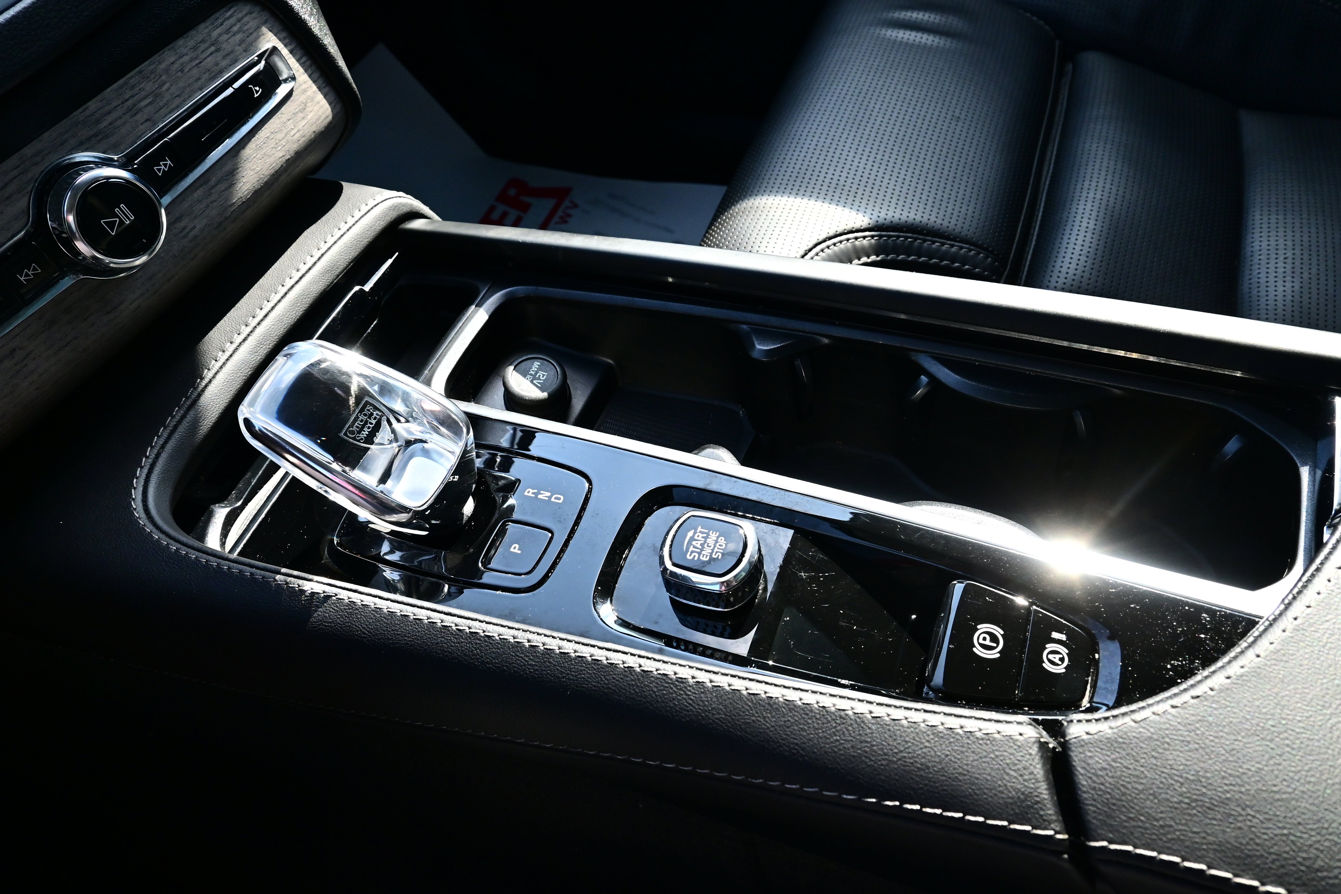 2024 Volvo XC90 Ultimate Bright Theme