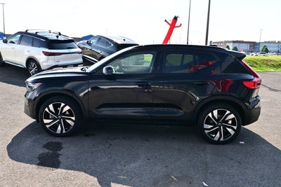 2023 Volvo XC40 Plus Dark Theme